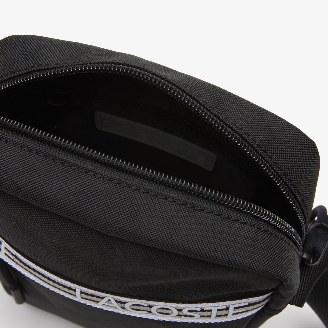 حقيبة مسنجر بتصميم رأسي ألياف معاد تدويرها للرجال مجموعة Lacoste Neocroc Men�s Lacoste Neocroc Recycled Fiber Vertical Messenger Bag - NH4270NZ-279