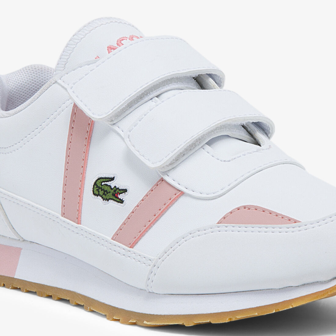 حذاء أطفال من مواد صناعية حذاء أطفال من مواد صناعية