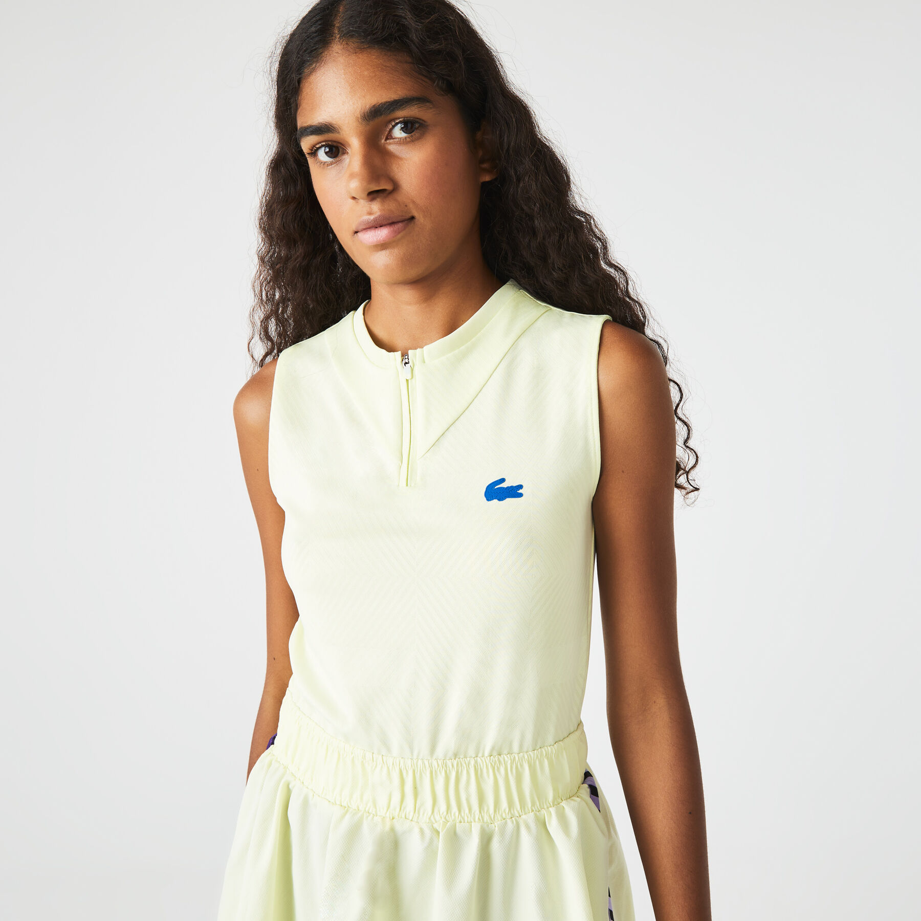 فستان تنس قصير مع شورت تحتي مدمج للنساء من مجموعة Lacoste SPORT لاكوست فستان تنس قصير مع شورت تحتي مدمج للنساء من مجموعة lacoste sport