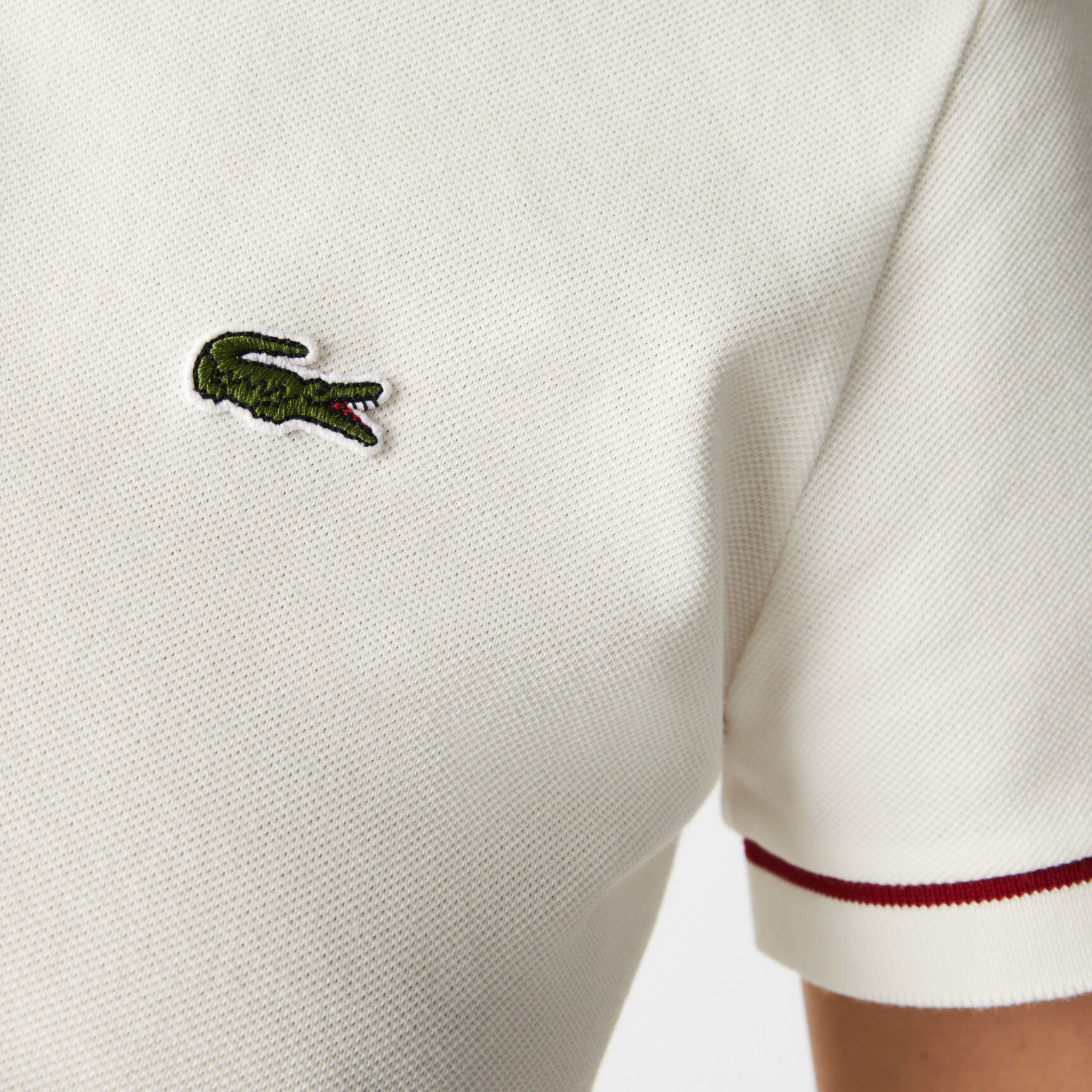 قميص بولو نسائي مصنوع في فرنسا من قطن بيكيه العضوي بقصة ضيقة قميص بولو نسائي مصنوع في فرنسا من قطن بيكيه العضوي بقصة ضيقة