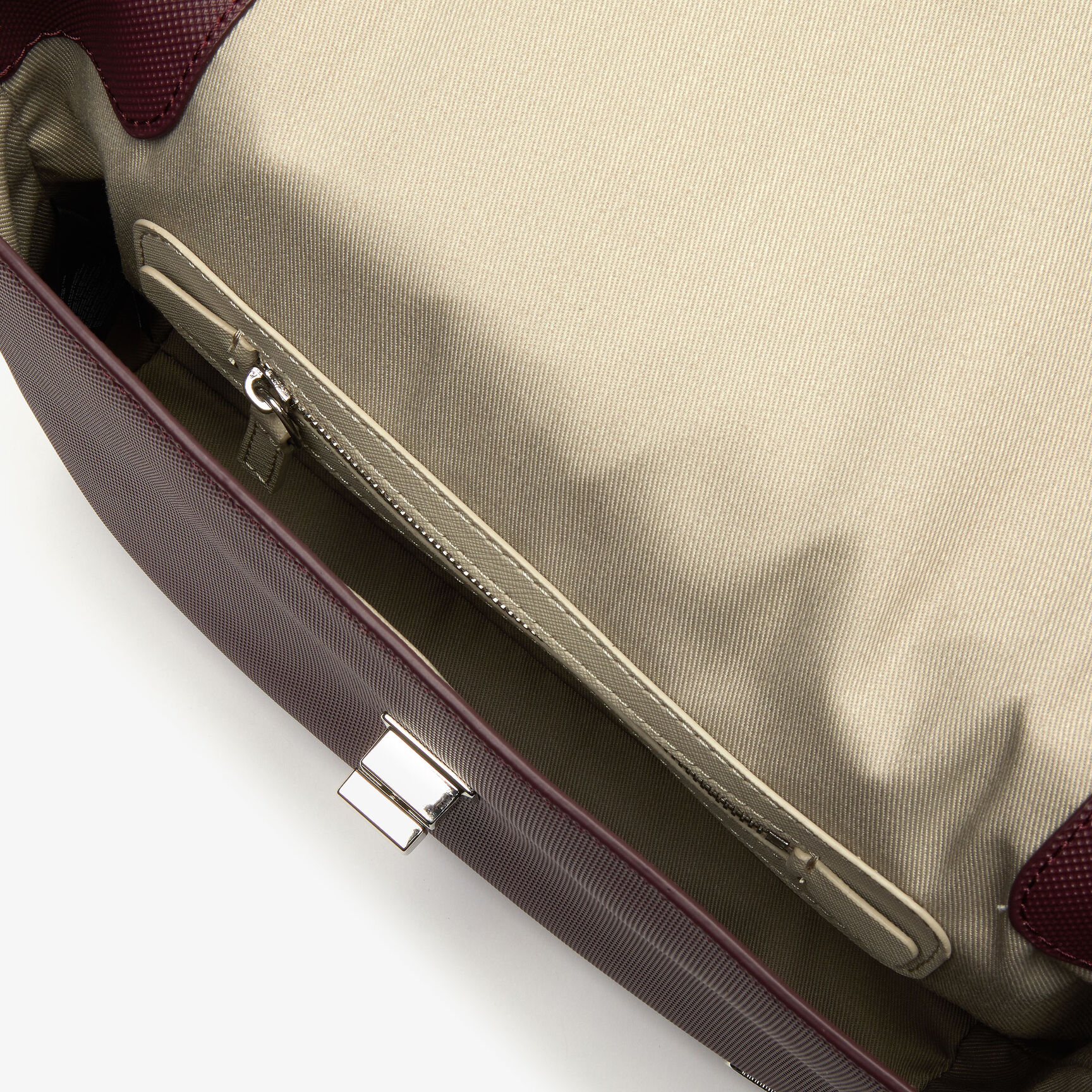 حقيبة كتف بمشبك محيكة من كنفا بيكيه بتصميم كلاسيكي عملي للسيدات من مجموعة Daily Classic