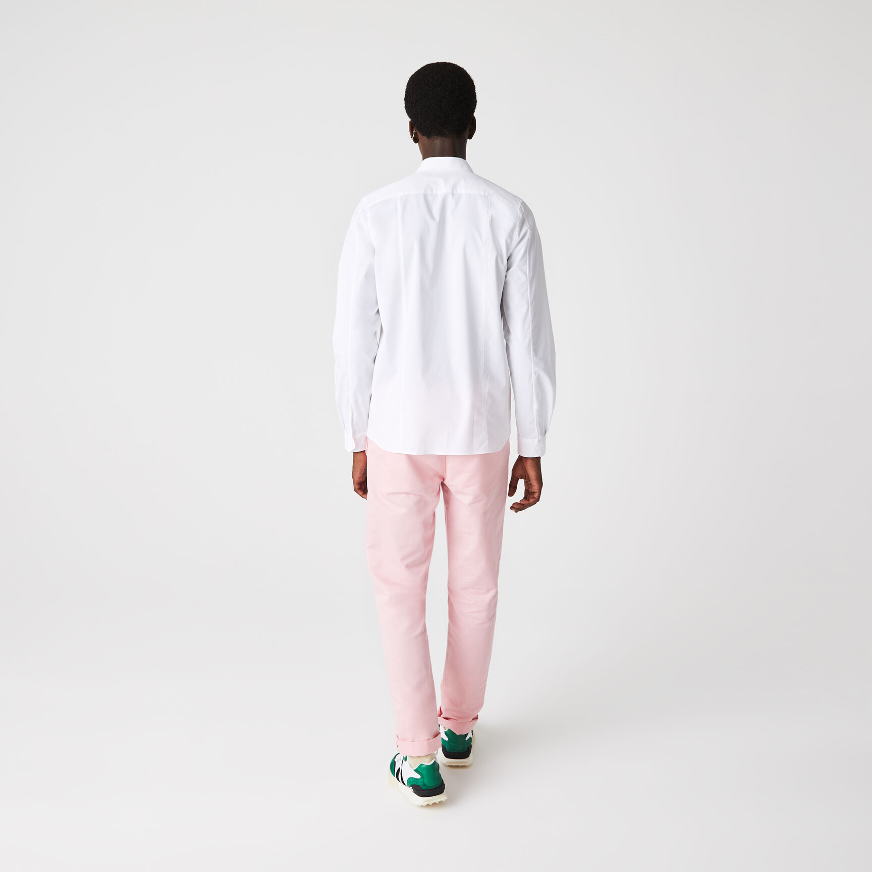 قميص قطن بوبلين مطاطي بصف أزرار خفي وقصة ضيقة للرجال قميص قطن بوبلين مطاطي بصف أزرار خفي وقصة ضيقة للرجال