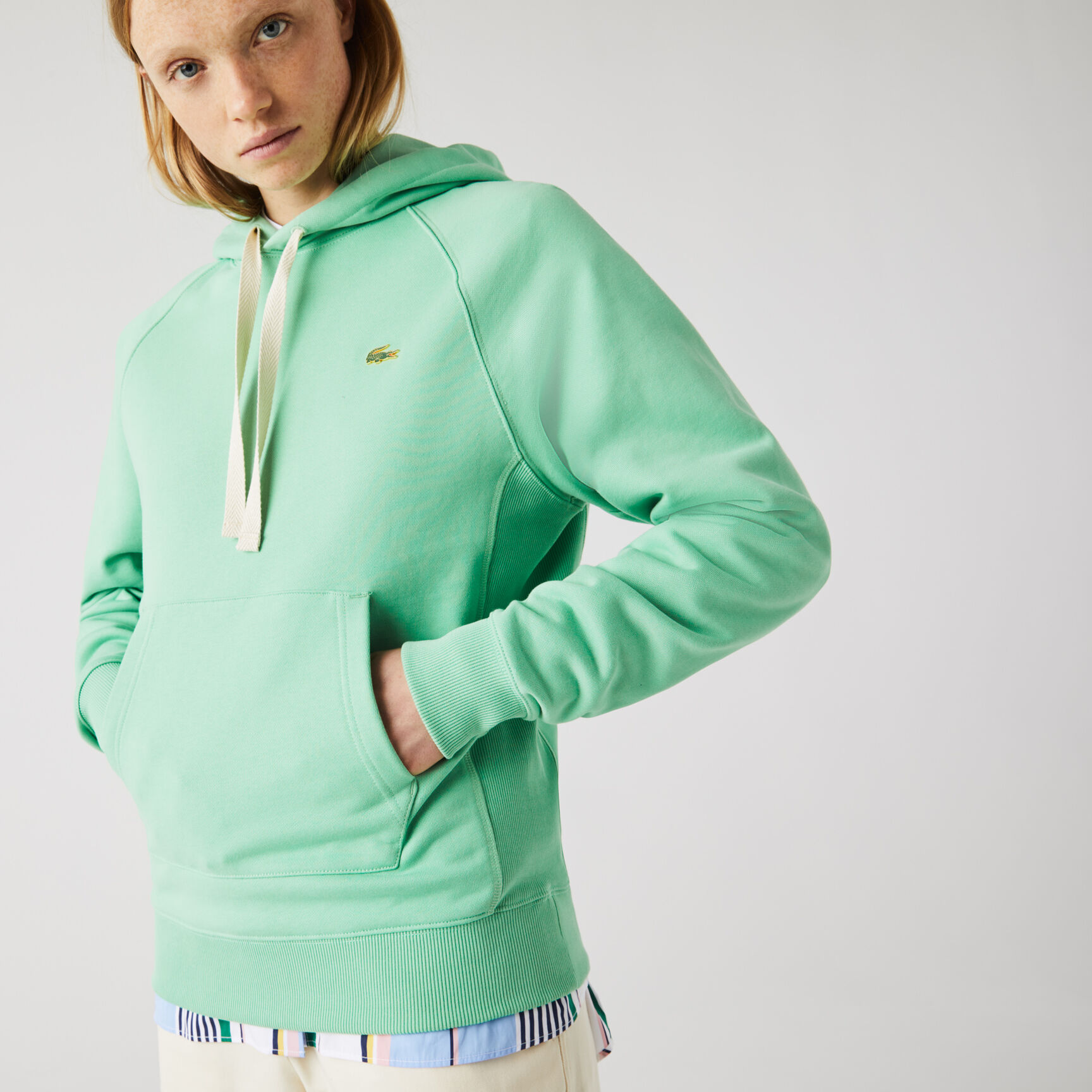 سويت شيرت قطني بغطاء رأس للجنسين مجموعة Lacoste LIVE سويت شيرت قطني بغطاء رأس للجنسين مجموعة Lacoste LIVE