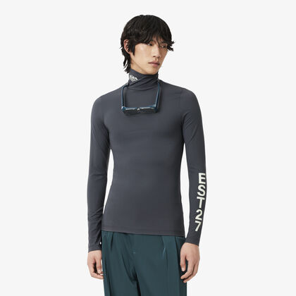 لاكوست runway high neck printed stretch t shirt
