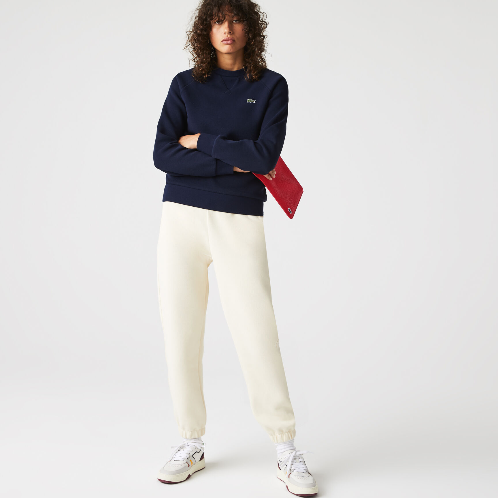 حقيبة كلاتش نسائية كبيرة الحجم من الجلد المنقوش من مجموعة Lacoste حقيبة كلاتش نسائية كبيرة الحجم من الجلد المنقوش من مجموعة Lacoste