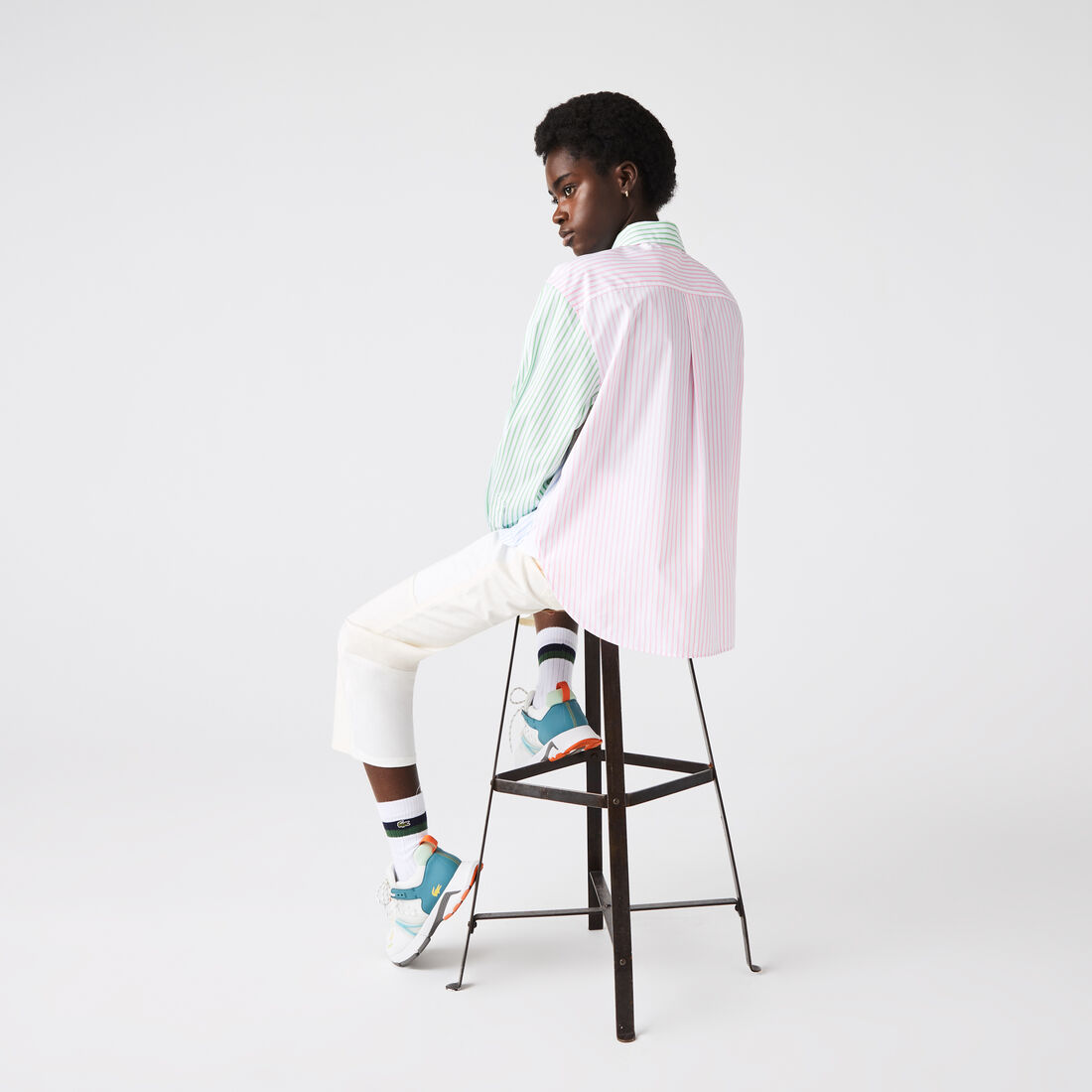 قميص قطن مخطط مقسم لأجزاء بتطريز مضارب تنس للنساء قميص قطن مخطط مقسم لأجزاء بتطريز مضارب تنس للنساء