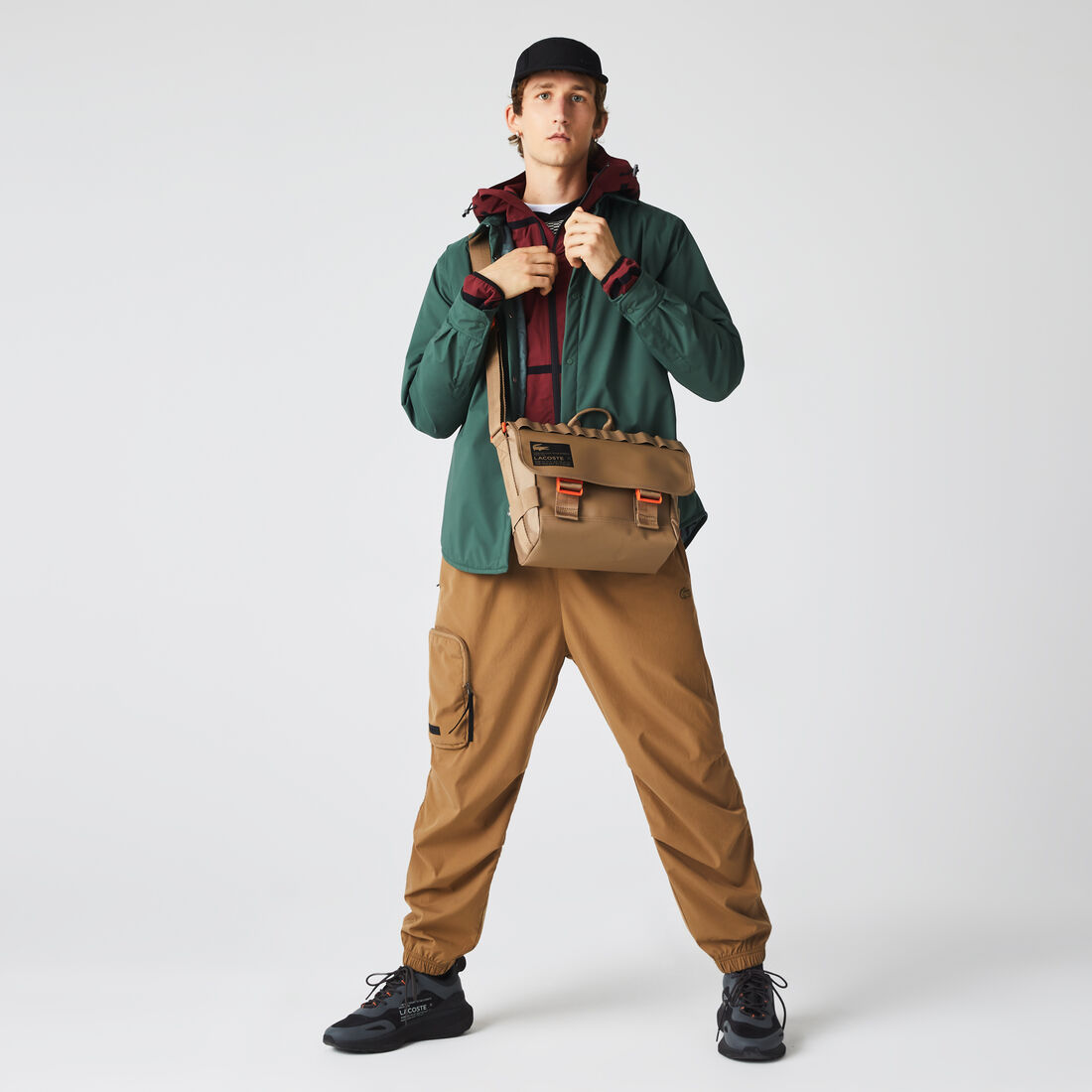 حقيبة مسنجر لاكوست مقاومة للماء بطبعة شعار الماركة للرجال حقيبة مسنجر لاكوست مقاومة للماء بطبعة شعار الماركة للرجال