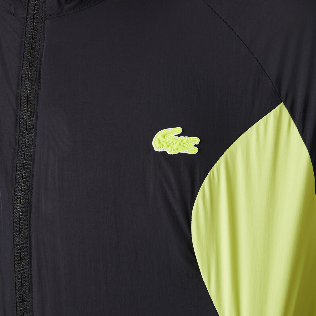 جاكيت ويندبريكر بتصميم قابل للطي للرجال مجموعة Lacoste SPORT جاكيت ويندبريكر بتصميم قابل للطي للرجال مجموعة Lacoste SPORT