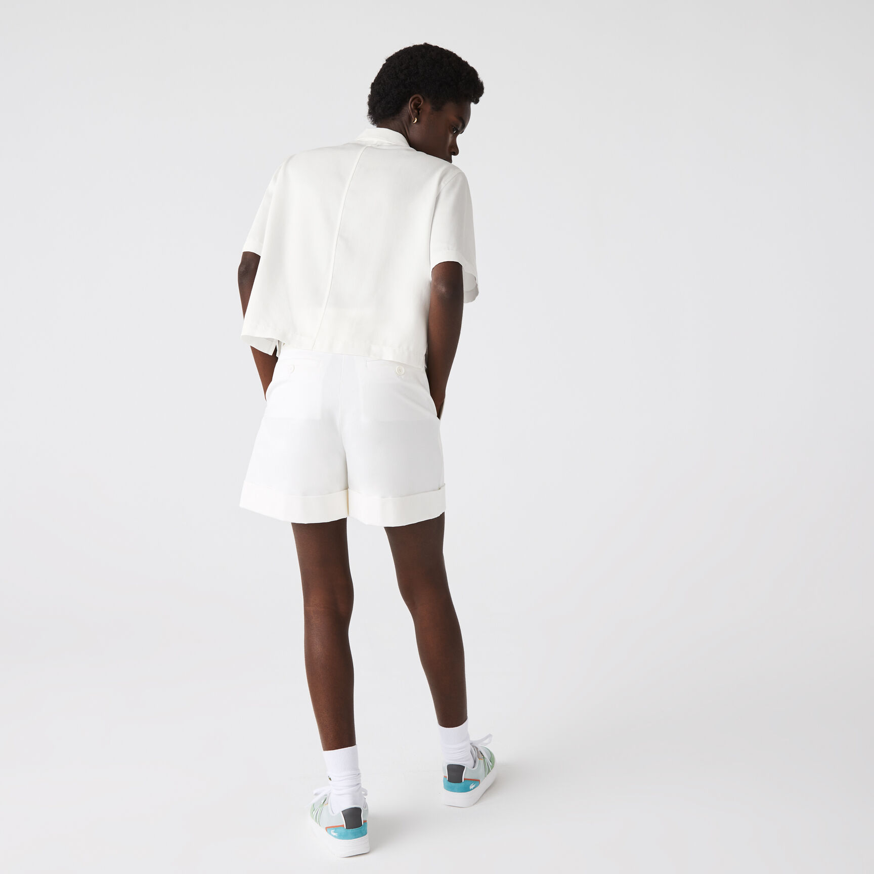 بلوزة خفيفة الوزن بجيوب للنساء بلوزة خفيفة الوزن بجيوب للنساء