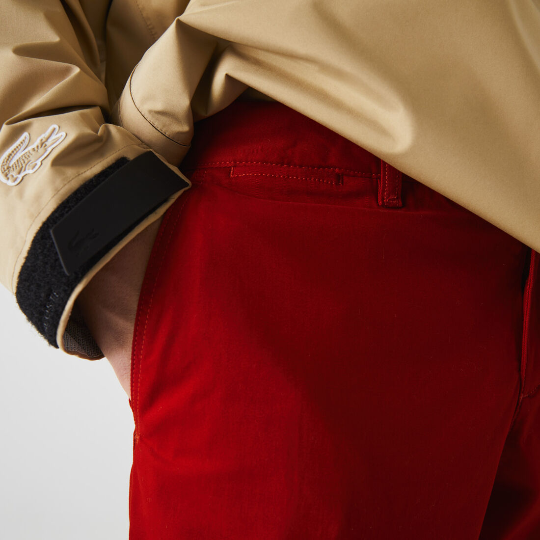 شورت بيرمودا من الجبردين المرن بقصة ضيقة للرجال شورت بيرمودا من الجبردين المرن بقصة ضيقة للرجال