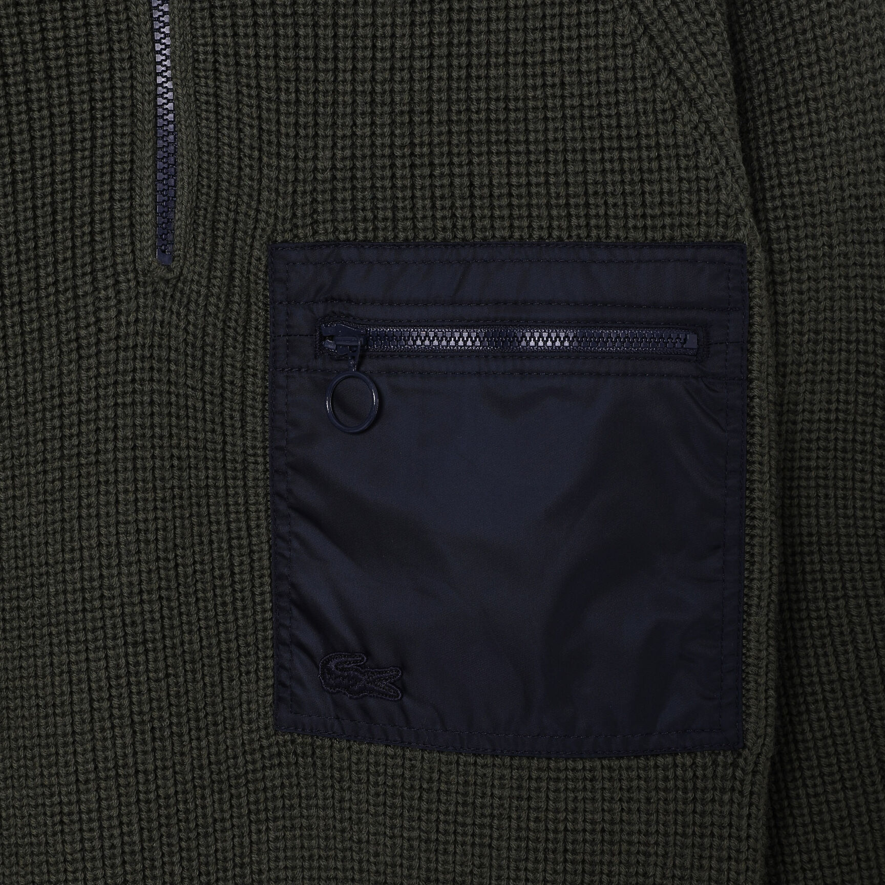 سترة لاكوست مقسمة بألوان بسحّاب على الرقبة للنساء سترة لاكوست مقسمة بألوان بسحّاب على الرقبة للنساء