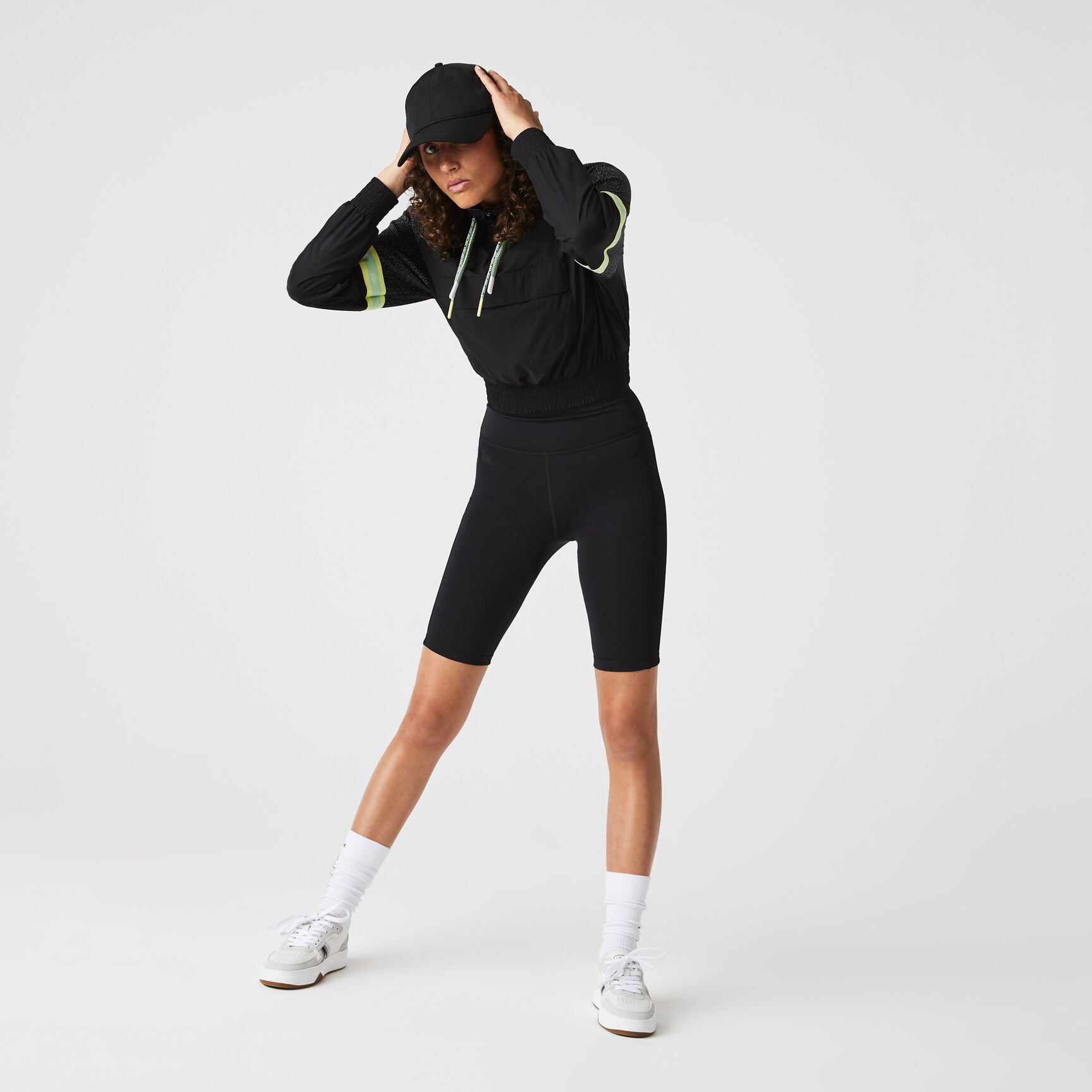 شورت بايكر من مجموعة Lacoste SPORT للنساء شورت بايكر من مجموعة Lacoste SPORT للنساء