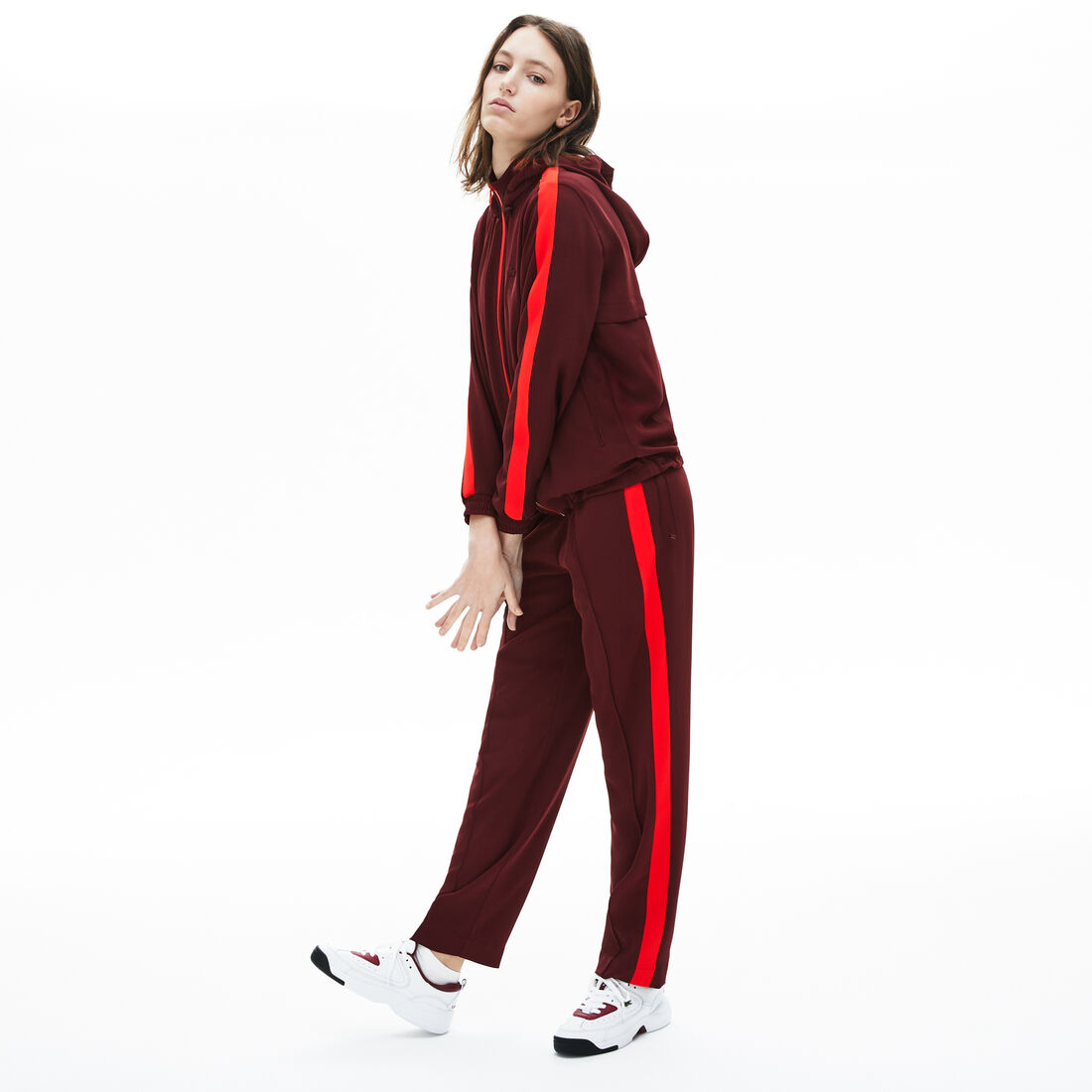 Women’s Hooded Zip Sweatshirt Women’s Hooded Zip Sweatshirt