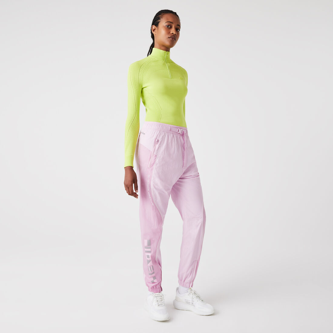 بنطال رياضي لاكوست بطبعة مستوحاة من عالم البحار للنساء