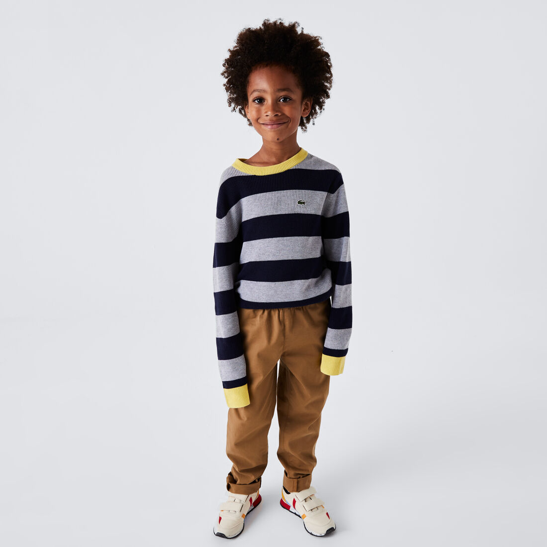 بنطال تشينو للأولاد من قطن الجبردين المطاطي من لاكوست بنطال تشينو للأولاد من قطن الجبردين المطاطي من لاكوست