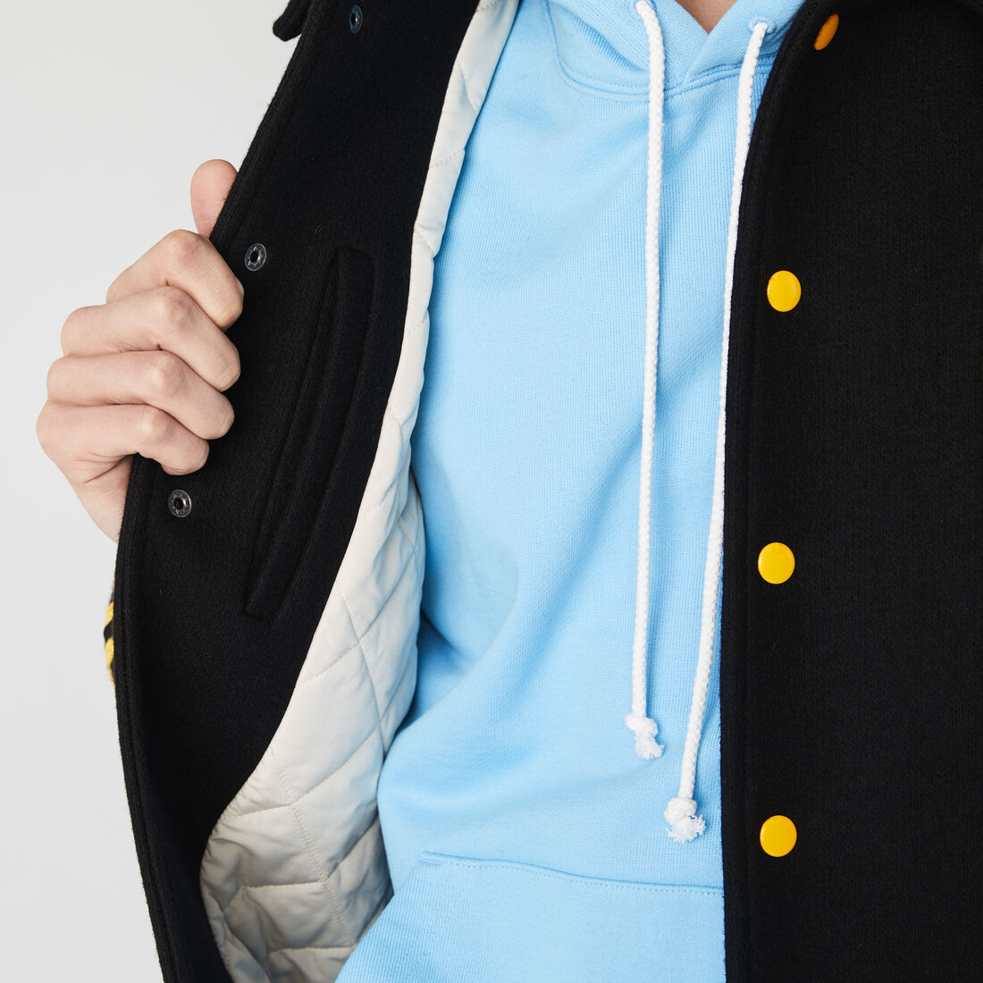 جاكيت من الصوف المخلوط بنمط تيدي من مجموعة Lacoste L!VE جاكيت من الصوف المخلوط بنمط تيدي من مجموعة Lacoste L!VE