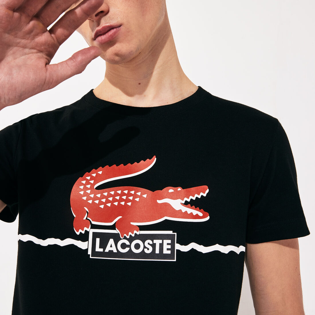 قميص تي-شيرت من قطن الجيرسيه للرجال من مجموعة Lacoste SPORT قميص تي-شيرت من قطن الجيرسيه للرجال من مجموعة Lacoste SPORT