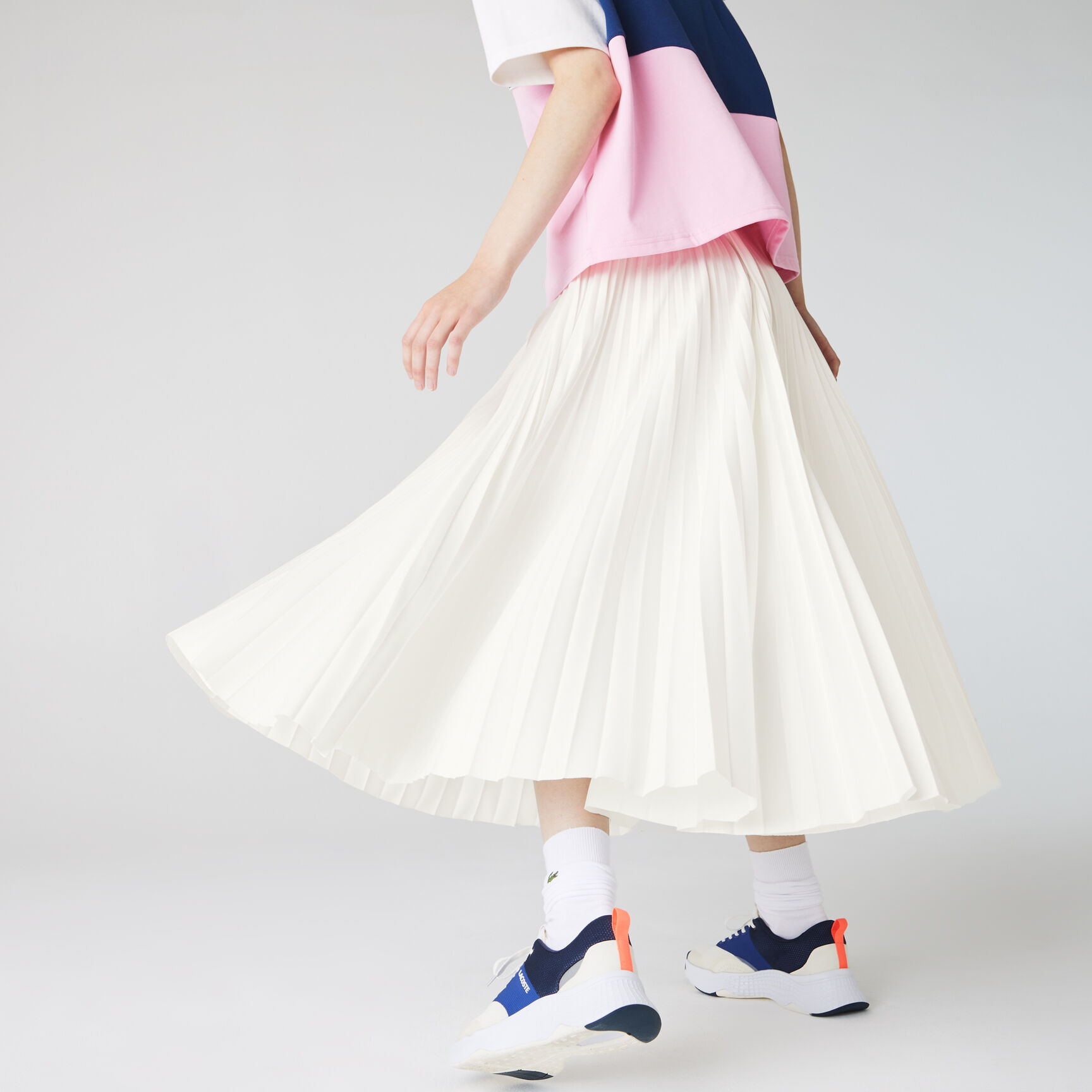 تنورة بطيات مطاطية مزينة بالعلامة التجارية للنساء تنورة بطيات مطاطية مزينة بالعلامة التجارية للنساء