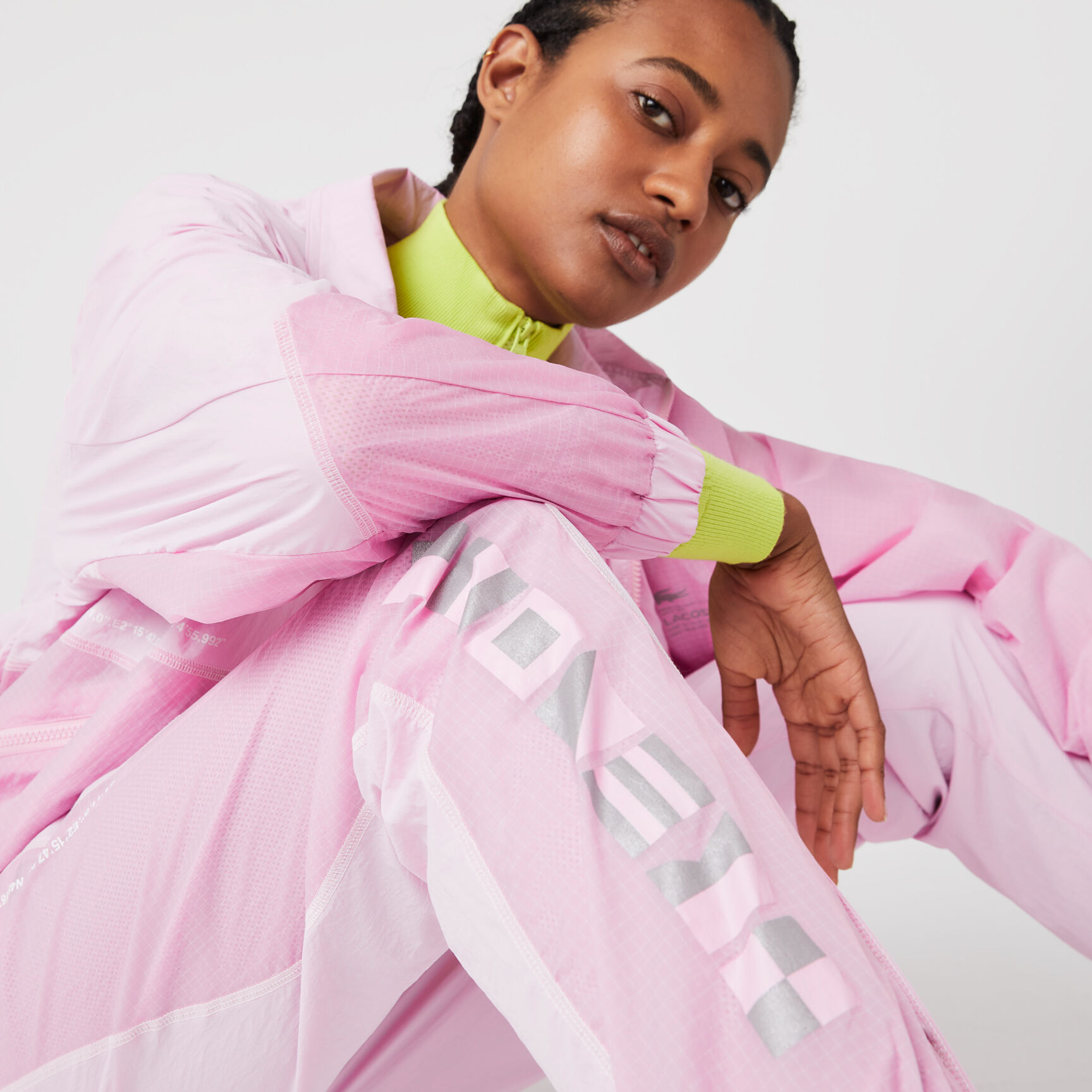 بنطال رياضي لاكوست بطبعة مستوحاة من عالم البحار للنساء