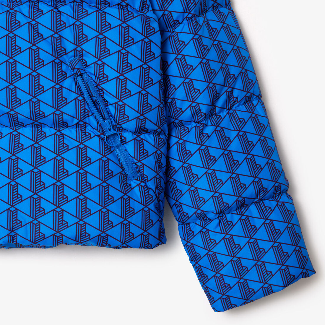 تي شيرت بولو لاكوست بيكيه انسيابي بقَصّة واسعة للنساء Hooded Monogram Print Puffer Jacket with Puffed Croc at Back - BF3485-00-NJI