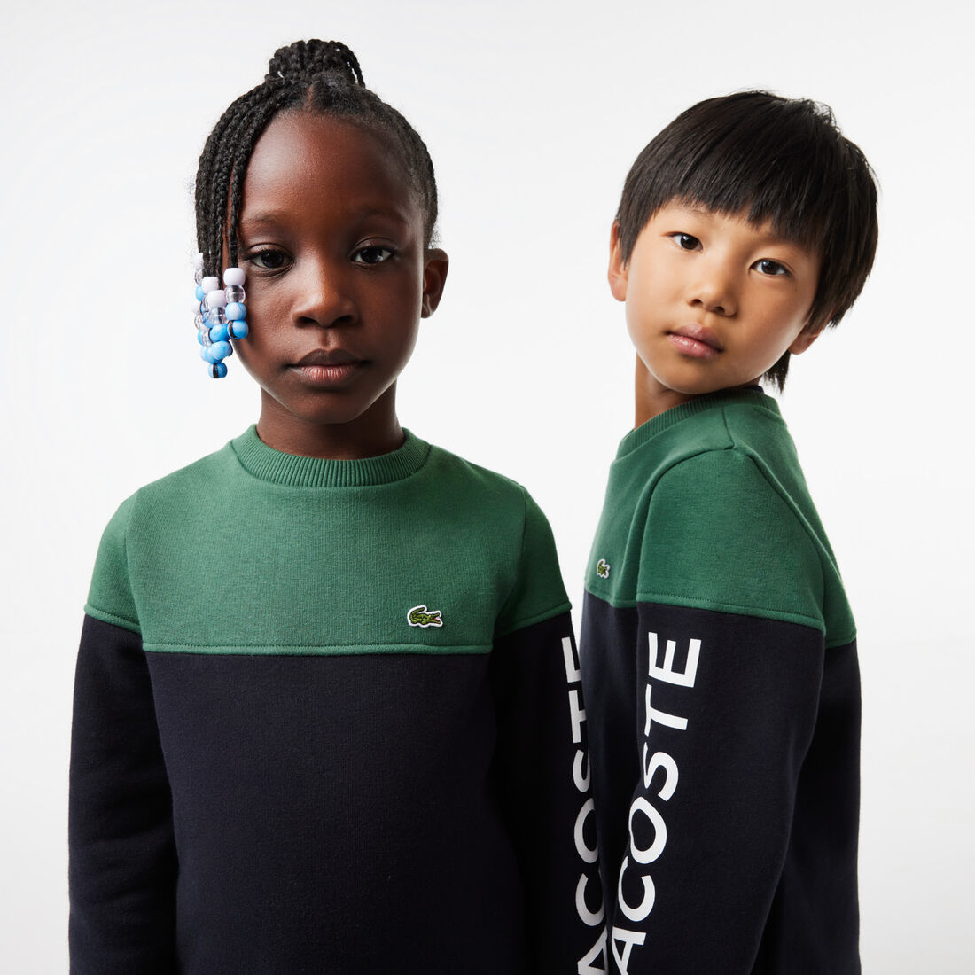 سويت شيرت رياضي بطبعة مميزة لكلمة Lacoste Kids' Colourblock Sweatshirt in Organic Cotton Fleece - SJ5288-00-KZI