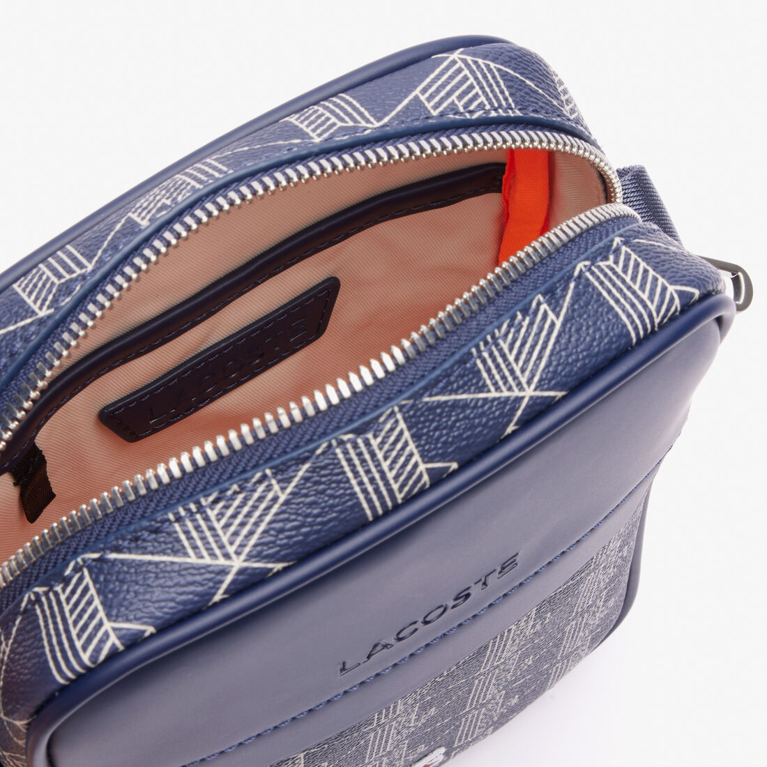 تتميز سلسلة المفاتيح المزيج بحقيبة كتف عمودية The Blend Keychain Feature Vertical Shoulder Bag - NH4482BG-M83