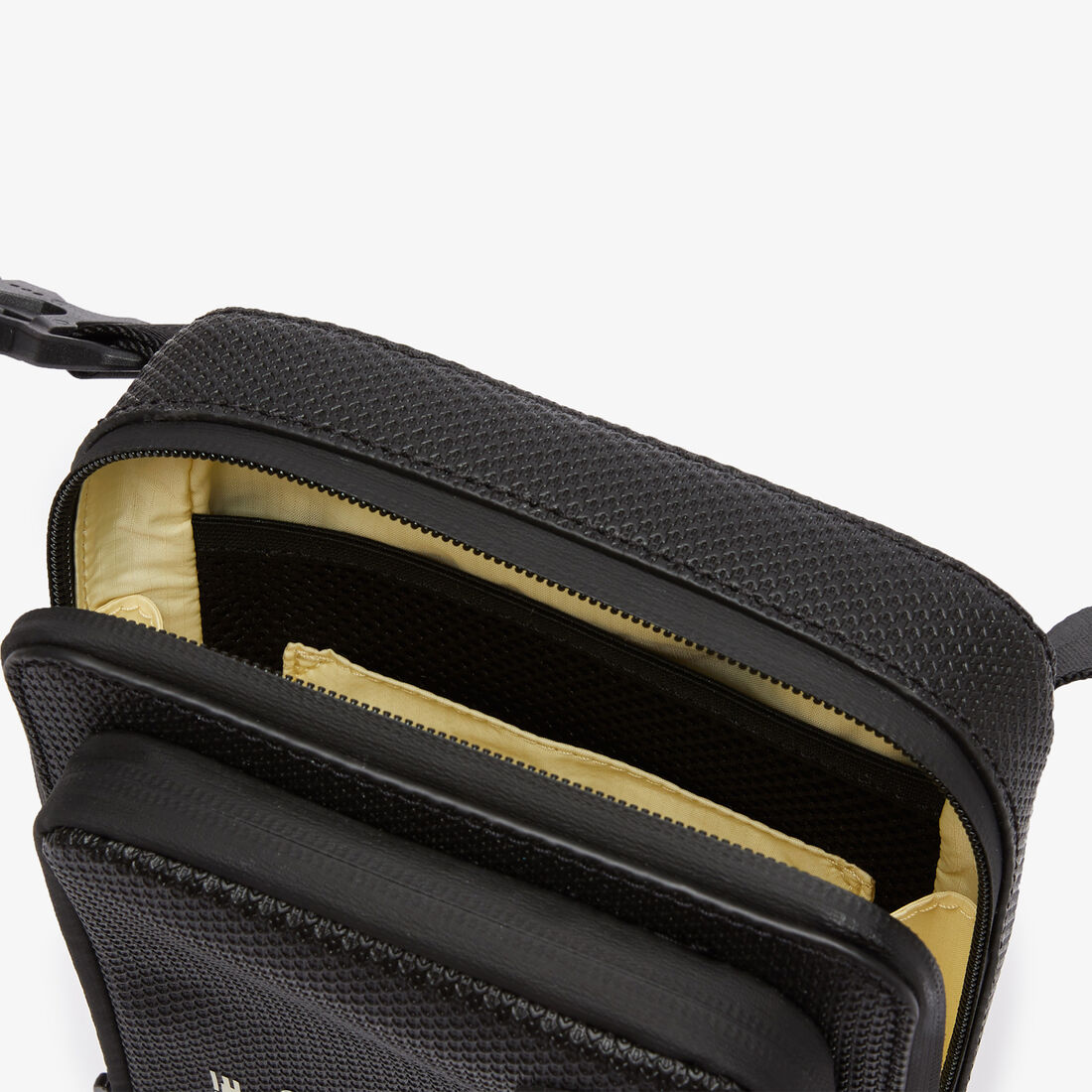 حقيبة كروس لاكوست بشعار الماركة بلون مغاير للرجال مجموعة Chantaco حقيبة كروس لاكوست بشعار الماركة بلون مغاير للرجال مجموعة Chantaco