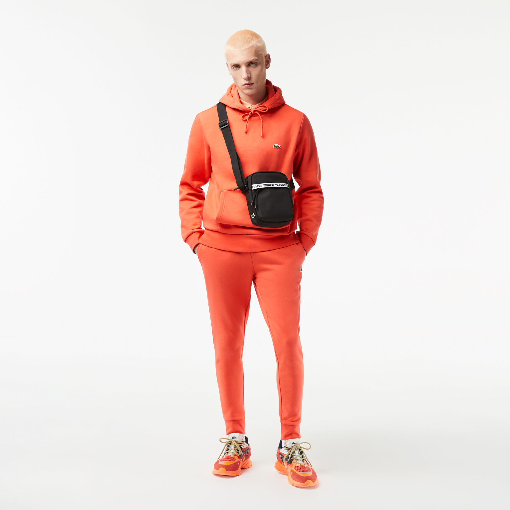 حقيبة مسنجر بتصميم رأسي ألياف معاد تدويرها للرجال مجموعة Lacoste Neocroc Men�s Lacoste Neocroc Recycled Fiber Vertical Messenger Bag - NH4270NZ-279