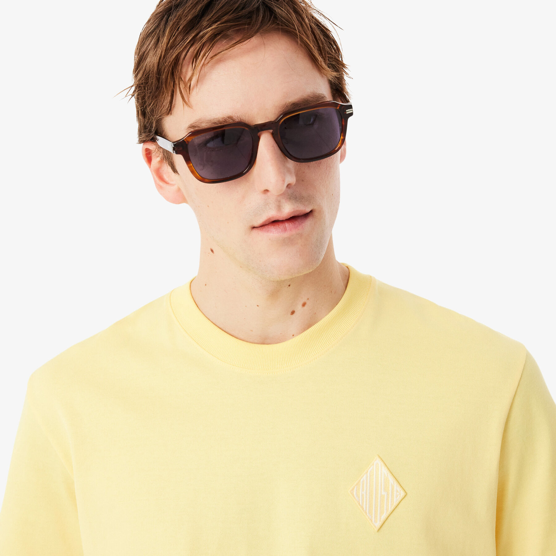 تيشيرت بقصة كلاسيكية مع شعار الماركة بارز Classic Fit Heavy Badge Accent T-shirt - TH0028-00-107
