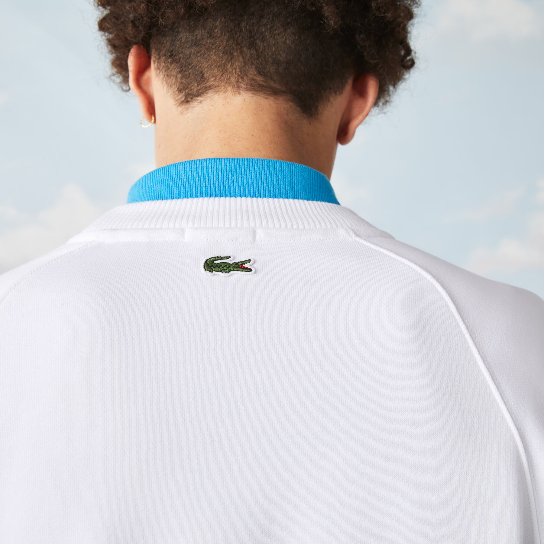 سويت شيرت للجنسين قصة فضفاضة من مجموعة Lacoste LIVE و Polaroid لاكوست سويت شيرت للجنسين قصة فضفاضة من مجموعة lacoste live و polaroid