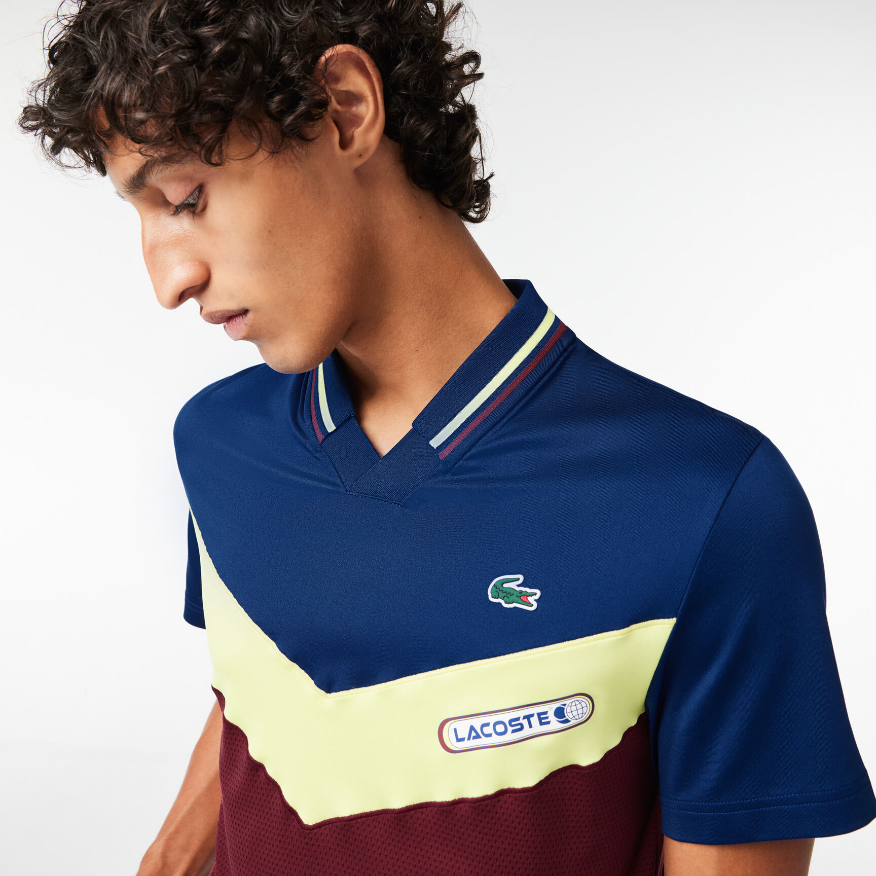 تي شيرت بولو بنقشة شعار الماركة وياقة بلون مغاير وقصّة كلاسيكية Slim Fit Lacoste Tennis x Daniil Medvedev Seamless Effect Polo Shirt - DH1099-00-IZF