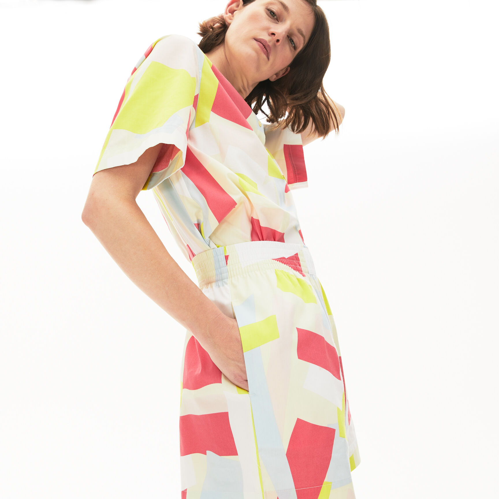 سروال للسيدات قصير ملون من قطن البوبلين سروال للسيدات قصير ملون من قطن البوبلين