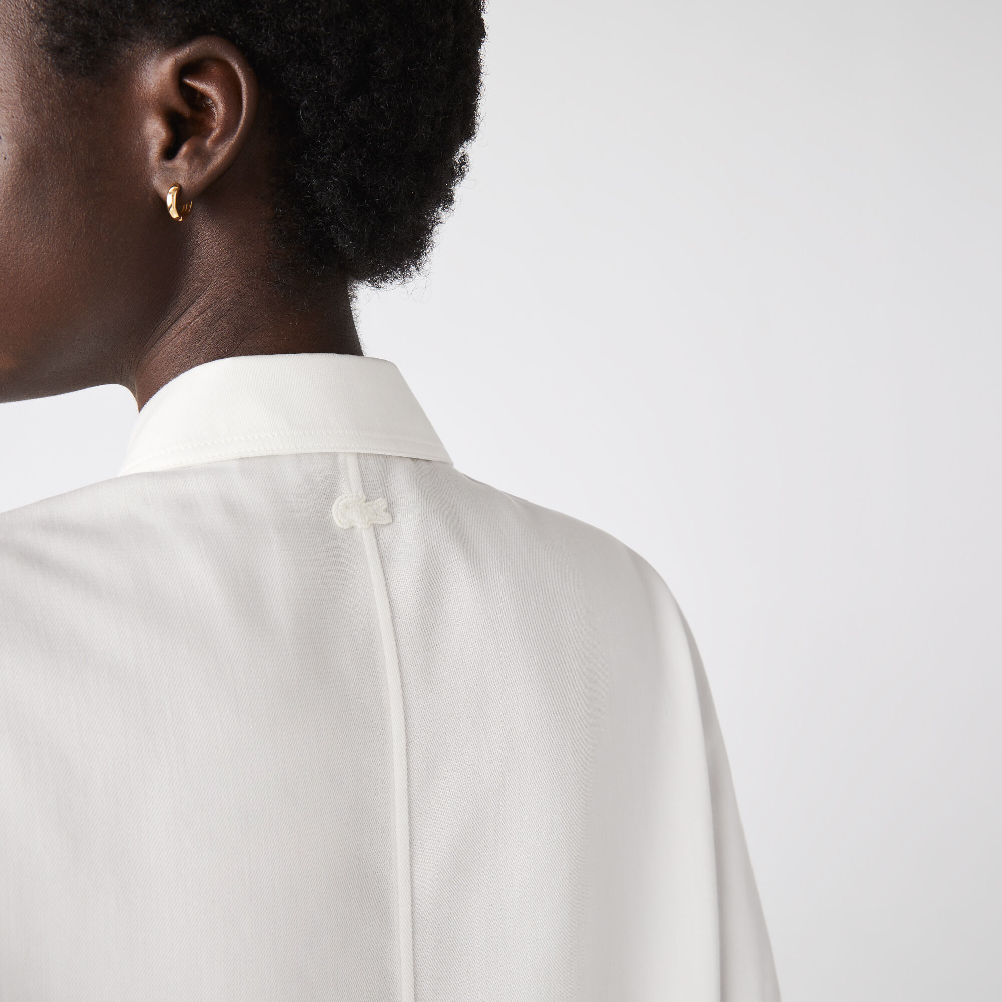 camisas blancas lacoste