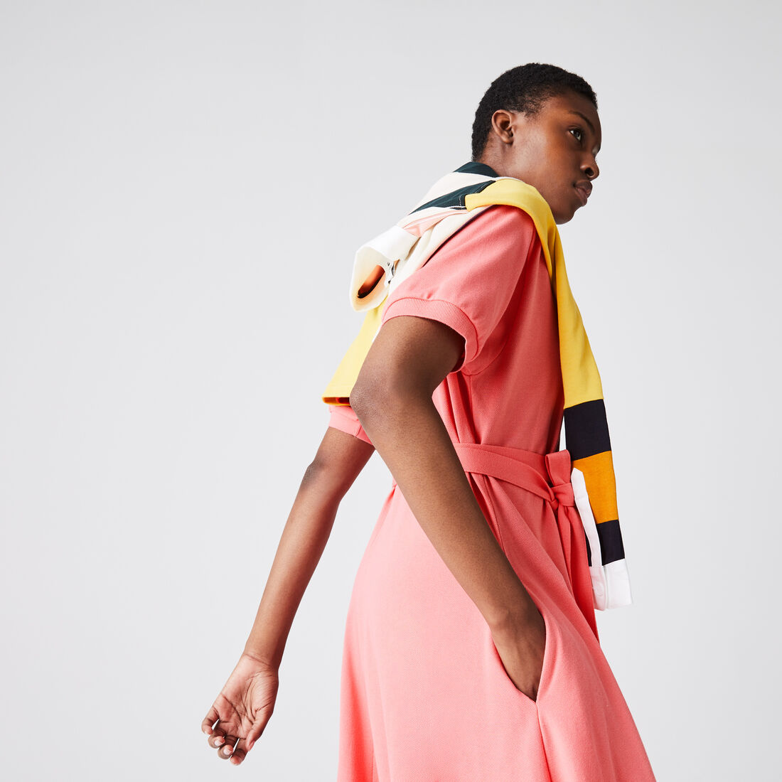 فستان بولو بيكيه قطن بحزام للنساء فستان بولو بيكيه قطن بحزام للنساء