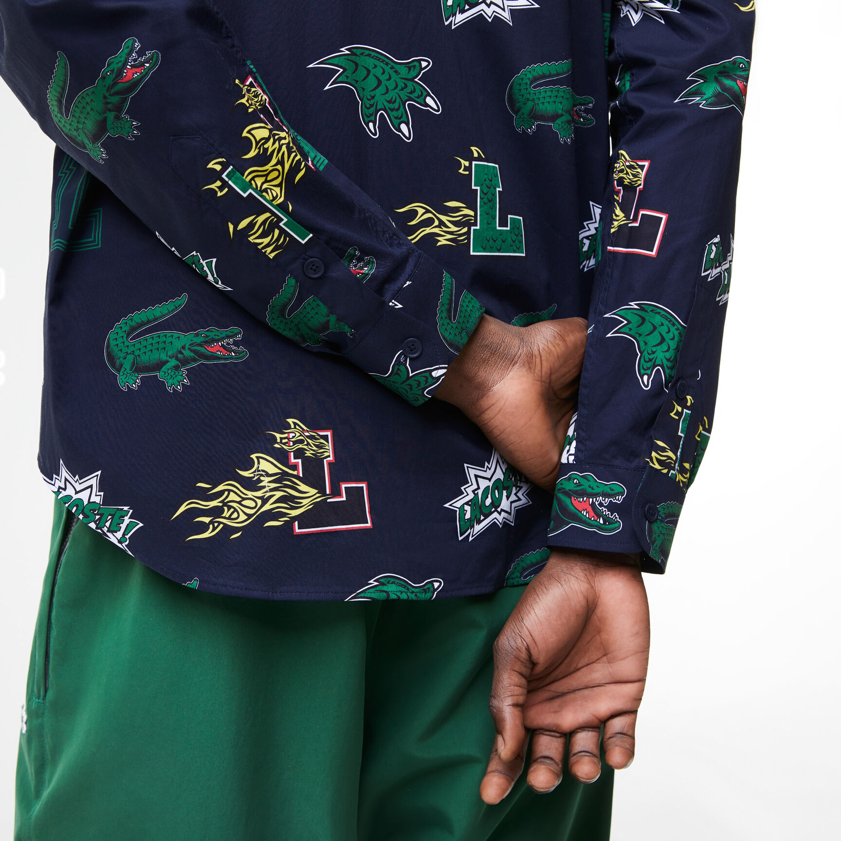 قميص لاكوست بقصة عادية وشعار التمساح من تشكيلة موسم الأعياد للرجال قميص لاكوست بقصة عادية وشعار التمساح من تشكيلة موسم الأعياد للرجال