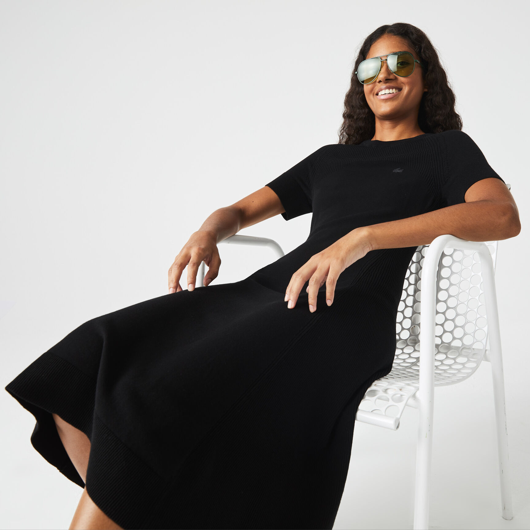 فستان لاكوست بتفاصيل منسوجة للنساء فستان لاكوست بتفاصيل منسوجة للنساء