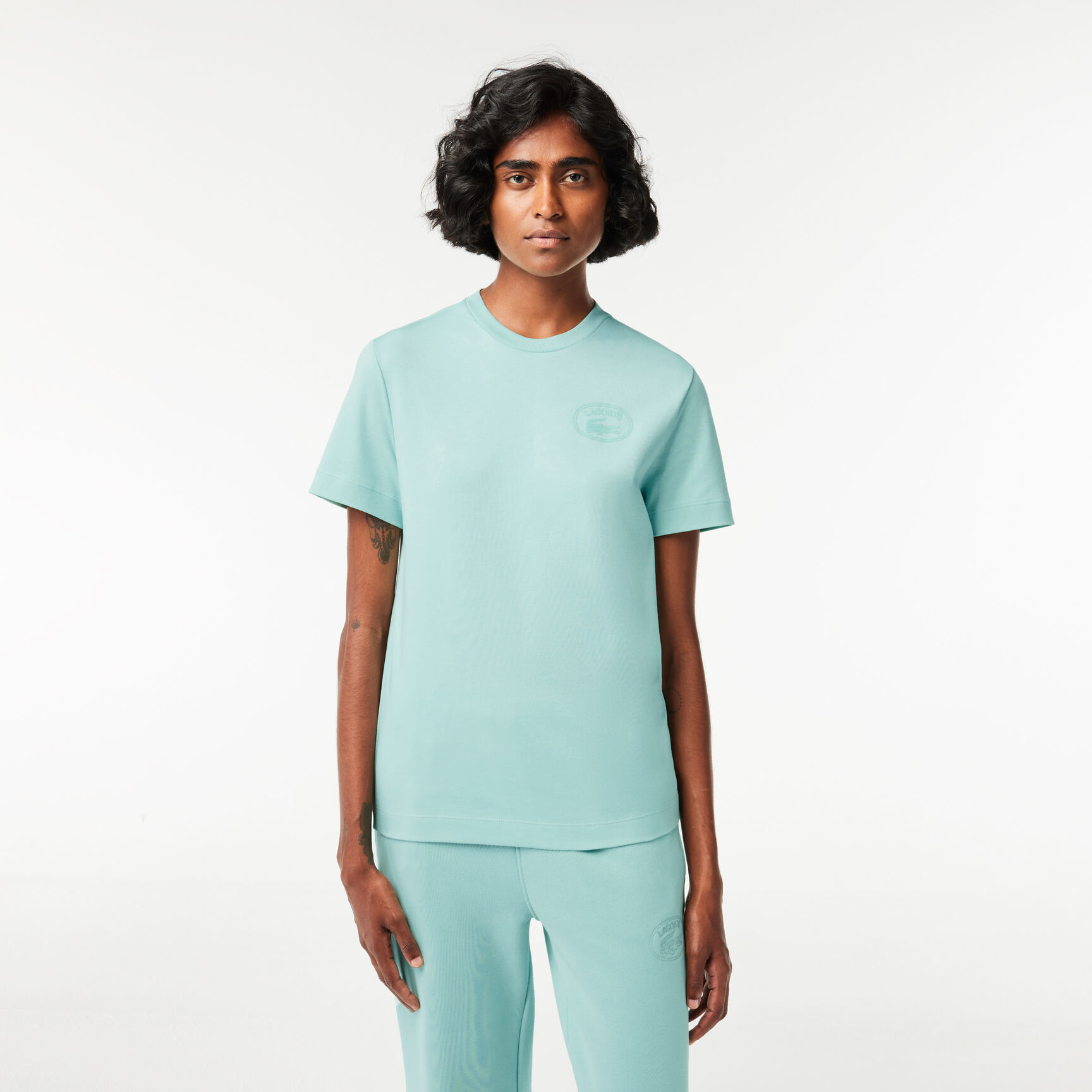 تي شيرت لاكوست جيرسيه قطن بطبعة شعار واسم الماركة Regular Fit Signature Print T-shirt - TF0854-00-LGF