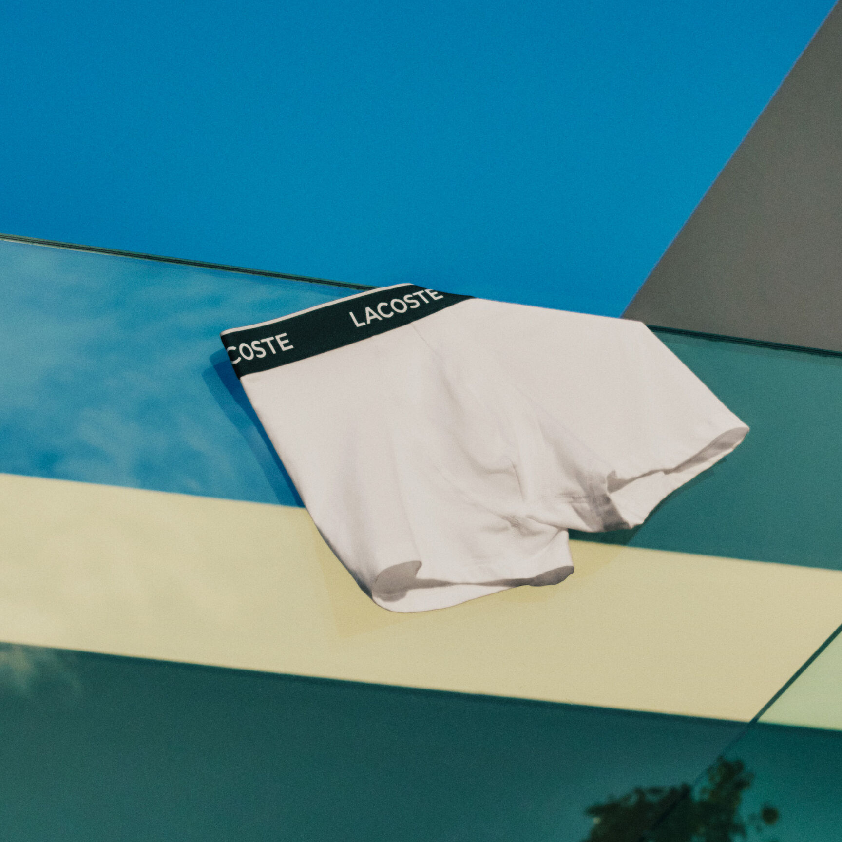 طقم بوكسر لاكوست قطن مطاطي للرجال، 5 قطع Men’s 5-pack Lacoste Stretch Cotton Trunks - 5H5203-00-001