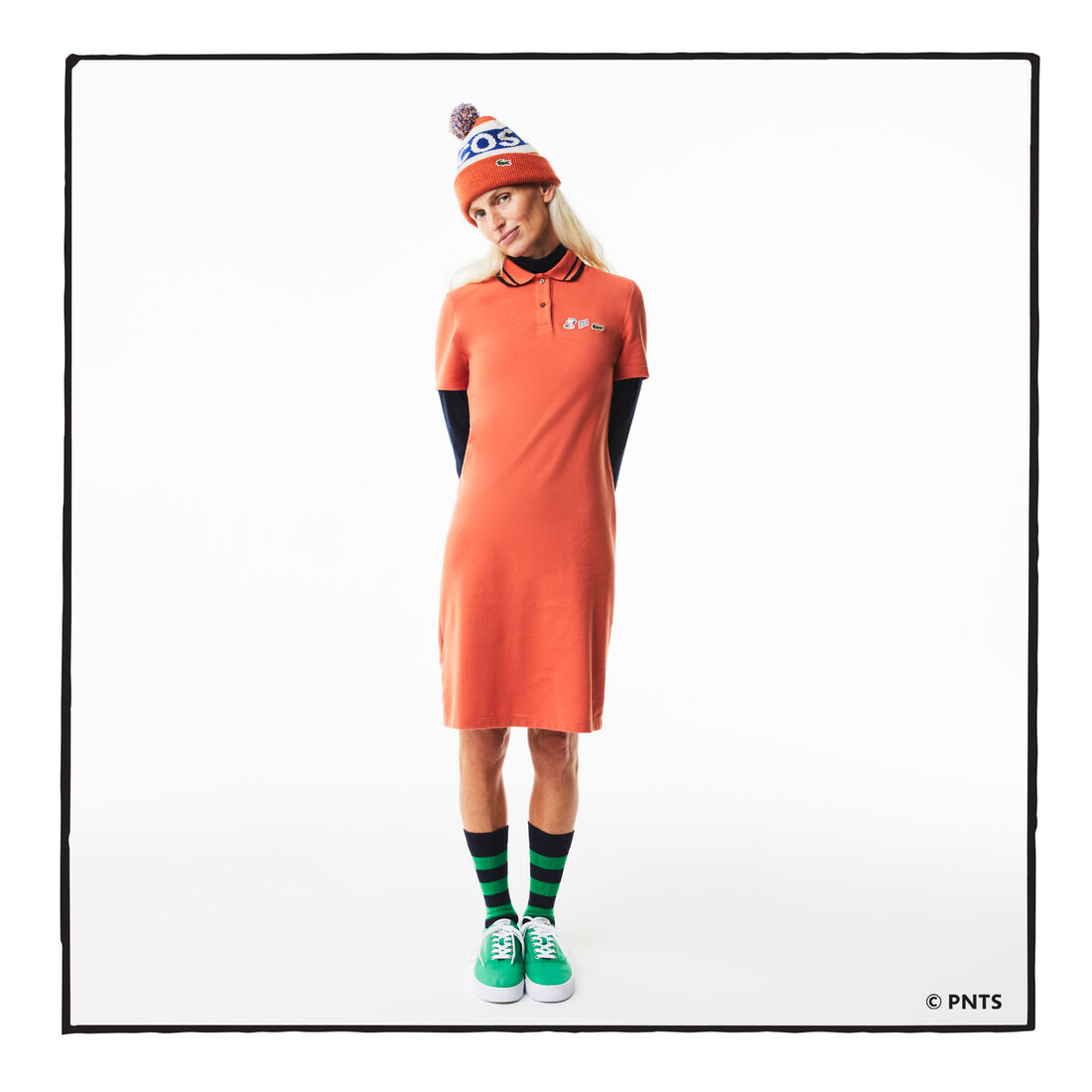 فستان بولو نسائي من القطن العضوي من مجموعة Lacoste x Peanuts فستان بولو نسائي من القطن العضوي من مجموعة Lacoste x Peanuts