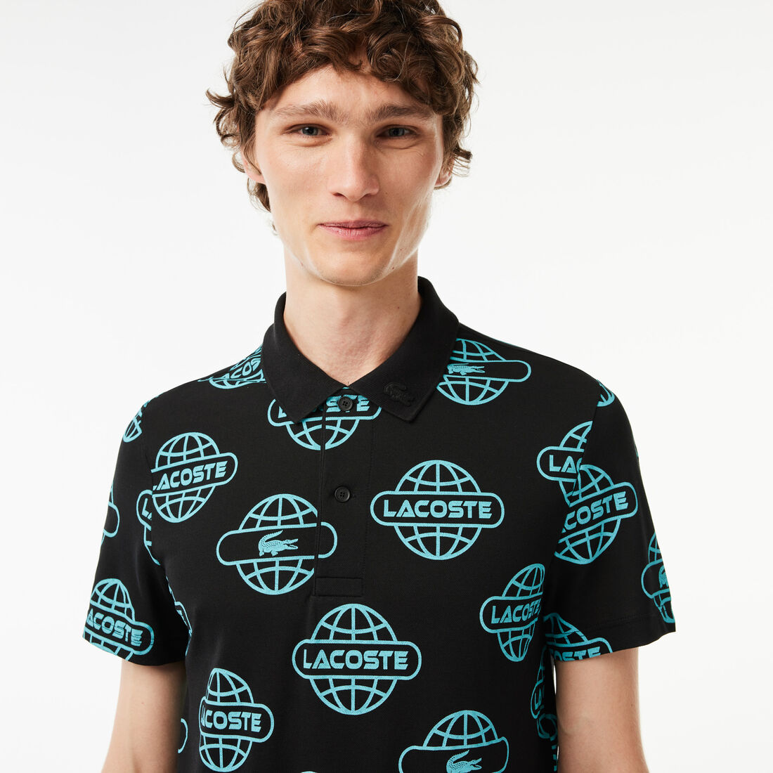 تي شيرت بولو بيكيه معالج بقصّة ضيقة من مجموعة لاكوست موفمنت Globe Print Ultralight Pique Lacoste Movement Polo Shirt - PH1175-00-QPI