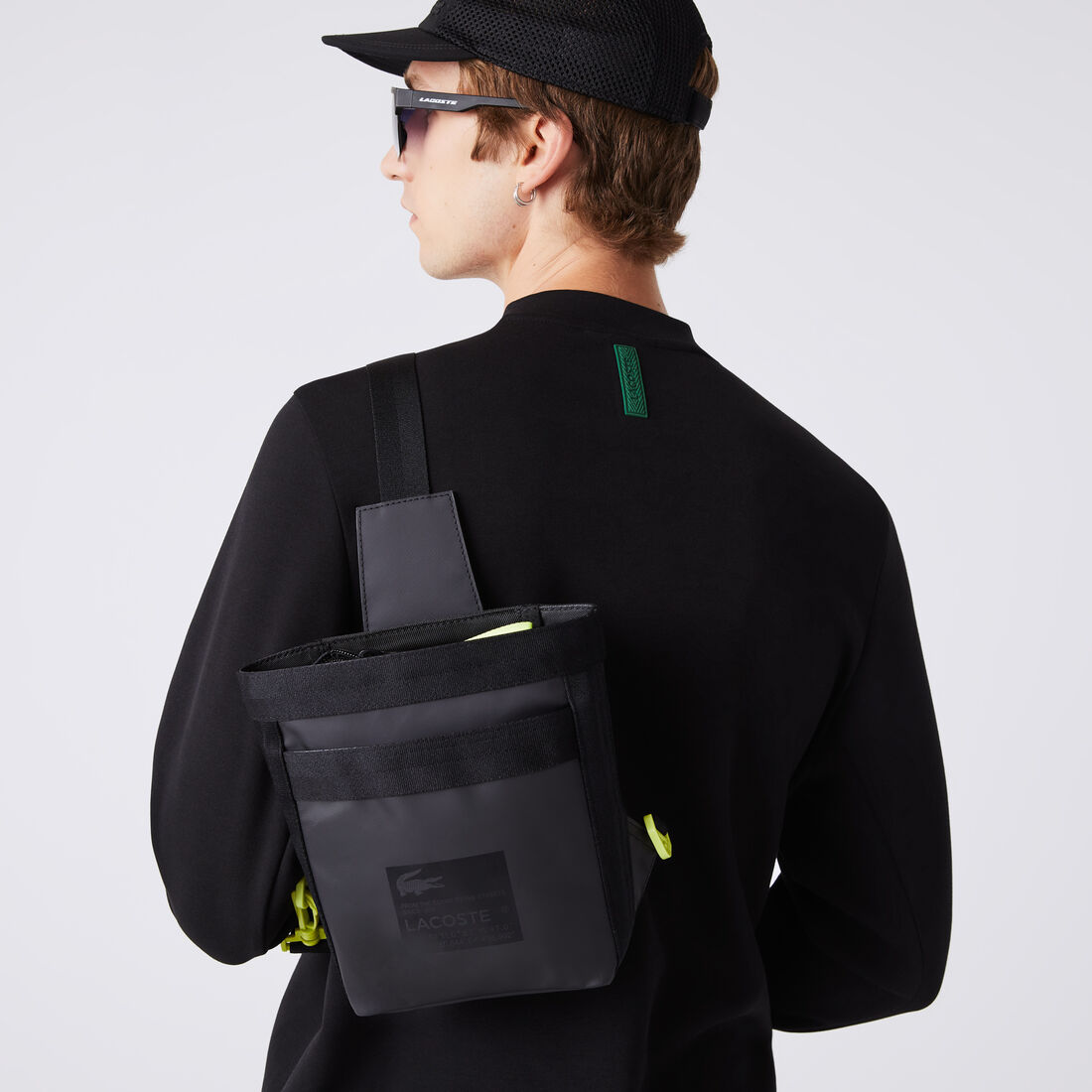 حقيبة كروس لاكوست بطبعة شعار الماركة للرجال