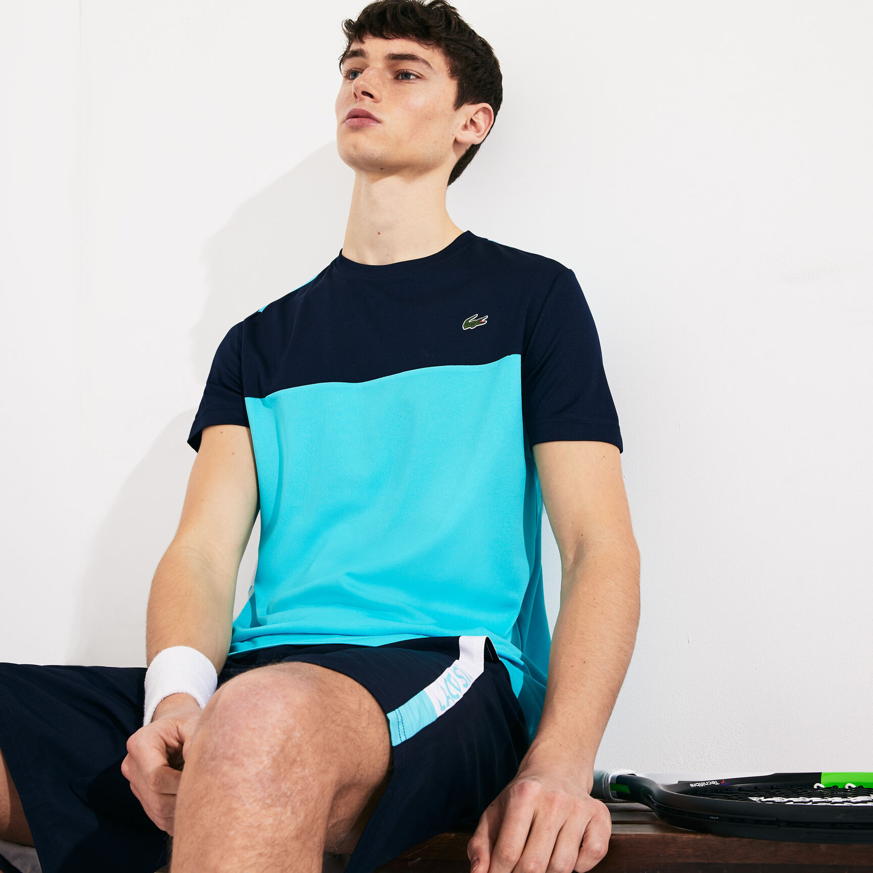 قميص تي-شيرت من البيكيه المسامي متعدد الألوان من مجموعة Lacoste SPORT للرجال قميص تي-شيرت من البيكيه المسامي متعدد الألوان من مجموعة Lacoste SPORT للرجال