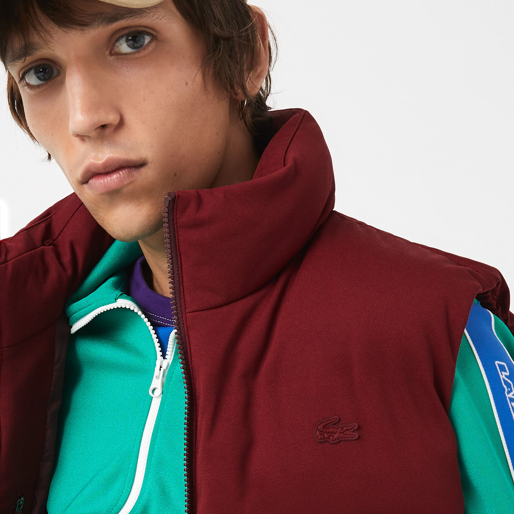 جاكيت بنمط فيست قصير قابل للطي بغطاء رأس للرجال جاكيت بنمط فيست قصير قابل للطي بغطاء رأس للرجال