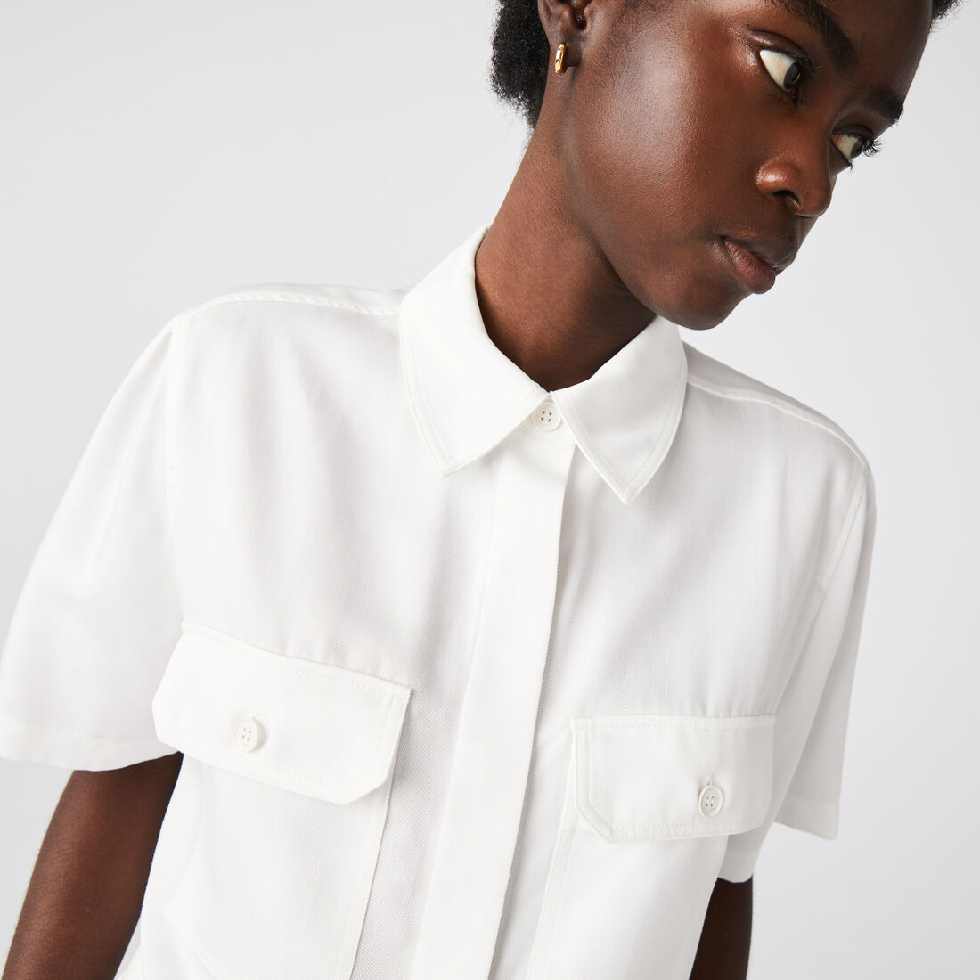 بلوزة خفيفة الوزن بجيوب للنساء بلوزة خفيفة الوزن بجيوب للنساء