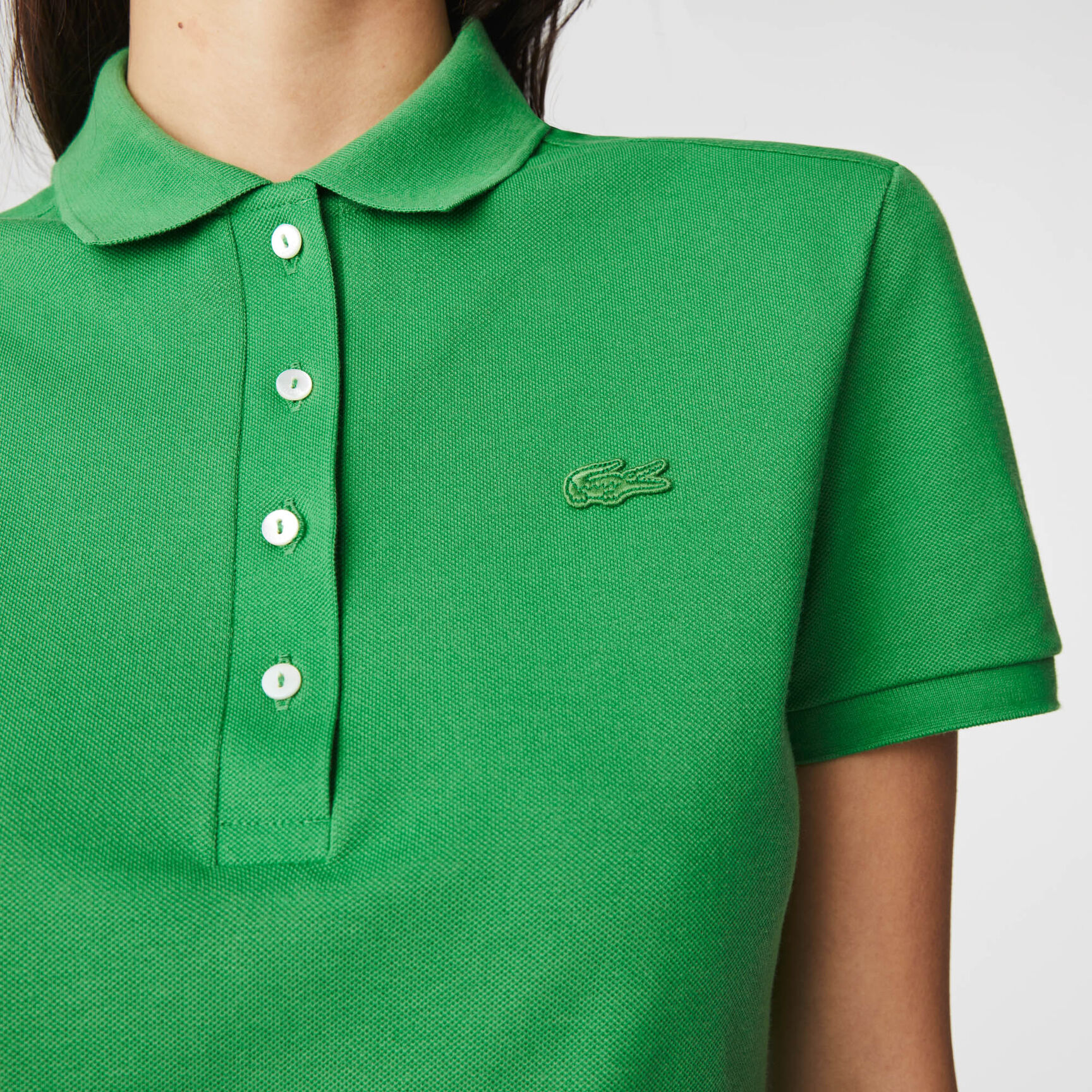 تيشيرت بولو L.12.D بقصة ضيقة من قماش بيتي بيكيه المطاطي تيشيرت بولو L.12.D بقصة ضيقة من قماش بيتي بيكيه المطاطي