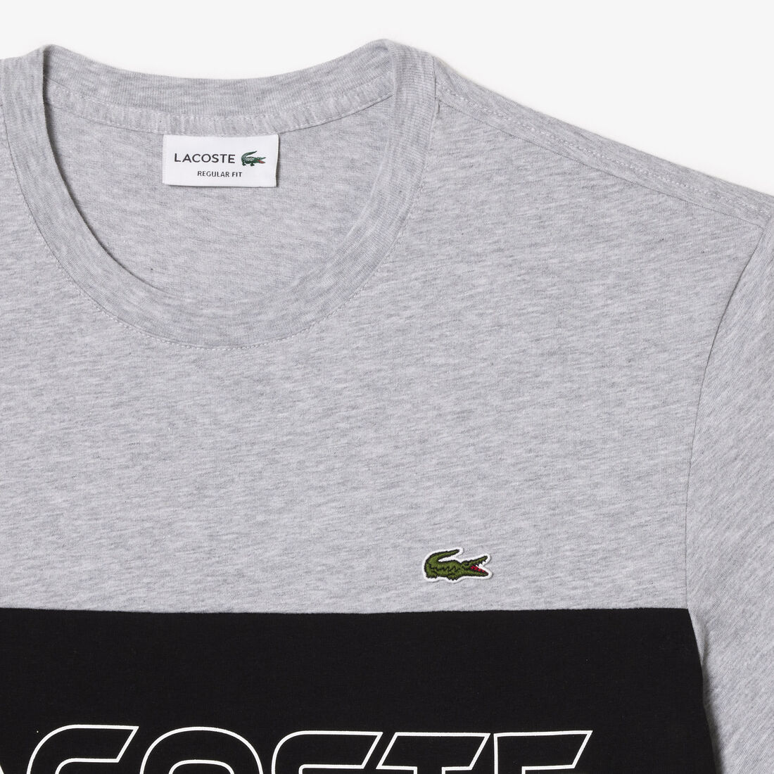 تي شيرت لاكوست ذو قصة عادية ومطبوع بألوان مترابطة Lacoste Regular Fit Printed Colourblock T-shirt - TH1712-00-80P