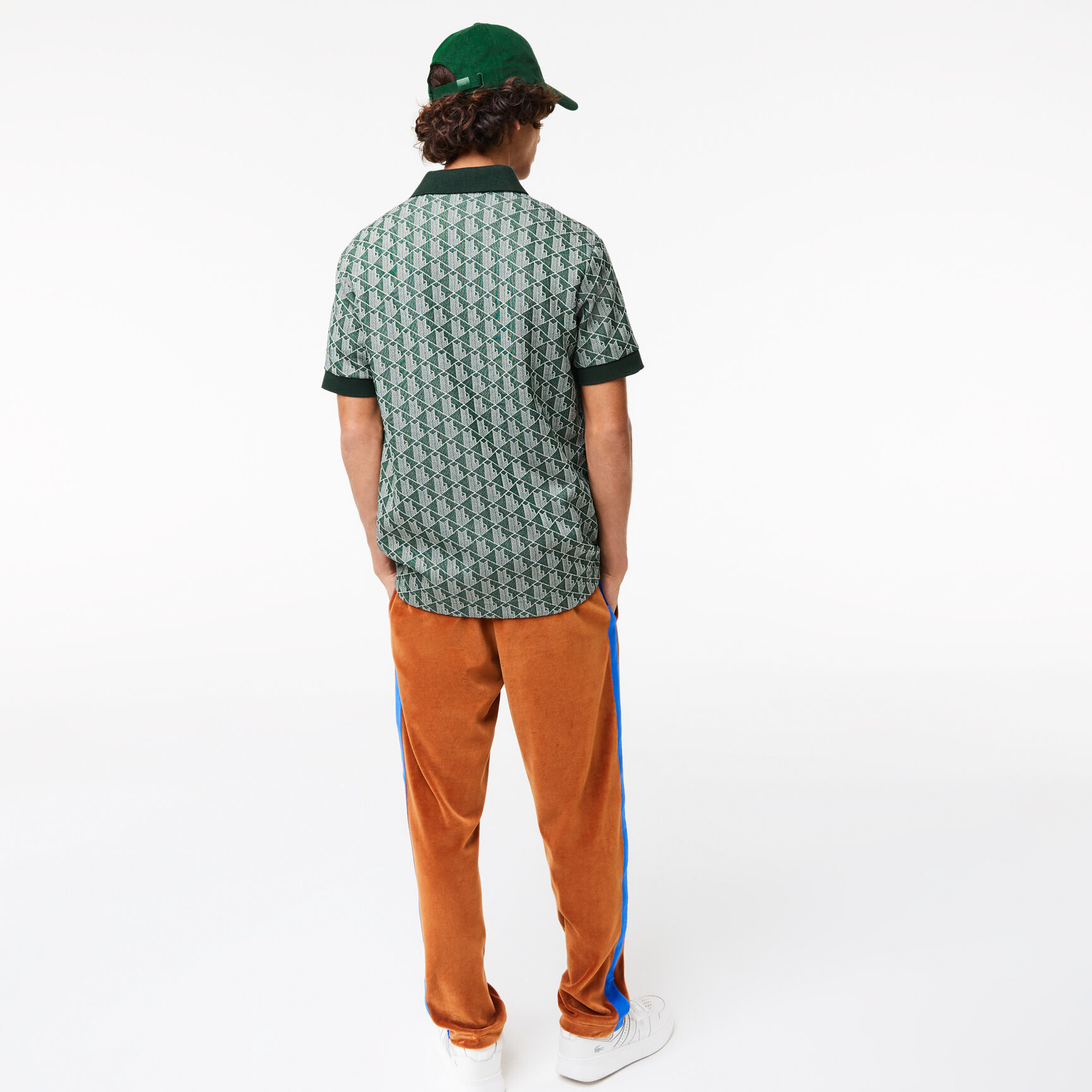 تيشيرت بولو بقصة كلاسيكية وياقة بلون مغاير ونقشة شعار الماركة للرجال تيشيرت بولو بقصة كلاسيكية وياقة بلون مغاير ونقشة شعار الماركة للرجال