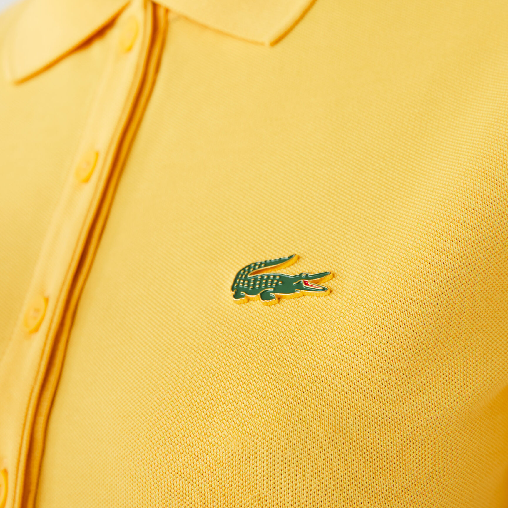 فستان بولو بيكيه القطن المرن مجموعة Lacoste LIVE للنساء فستان بولو بيكيه القطن المرن مجموعة Lacoste LIVE للنساء