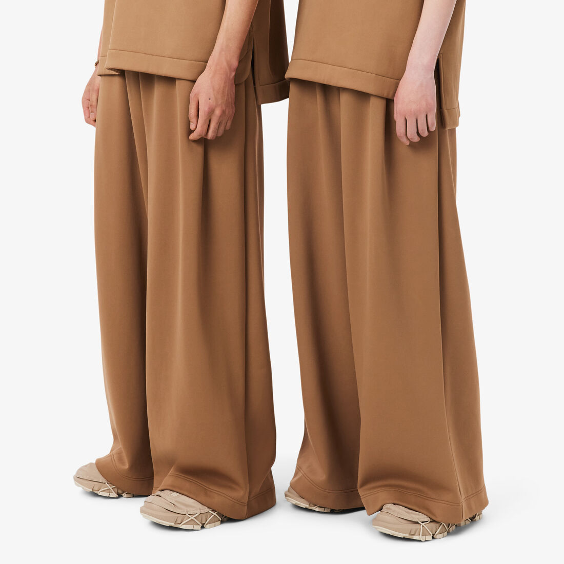 بنطال رياضي من الساتان المطوي Runway Pleated Satin Joggers - XH3750-00-SIX