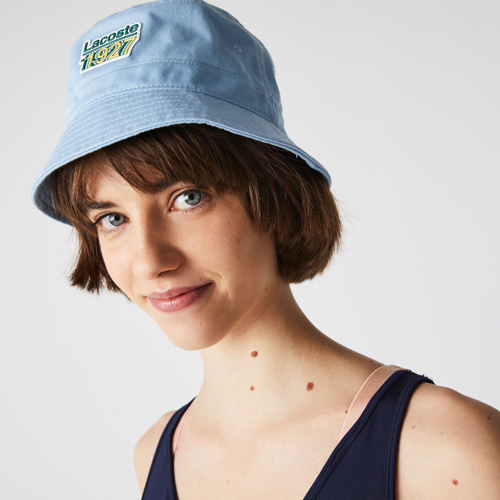 حمالة صدر رياضية بفتحات وأشرطة بلون مغاير للنساء من مجموعة Lacoste SPORT حمالة صدر رياضية بفتحات وأشرطة بلون مغاير للنساء من مجموعة Lacoste SPORT